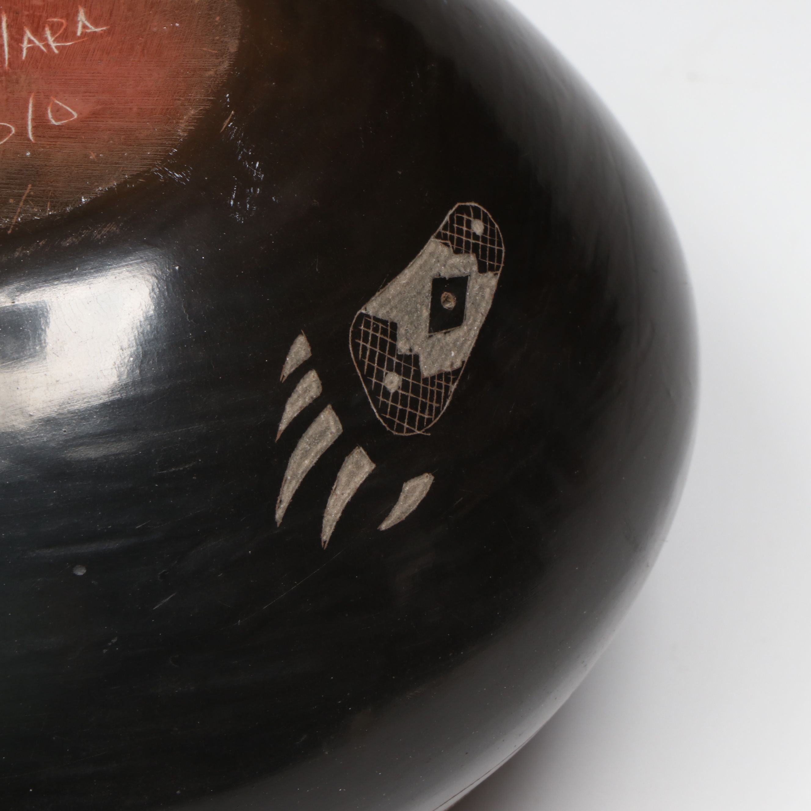 Sammy Naranjo Santa Clara Pueblo Two-Tone Feather Ceramic Pot