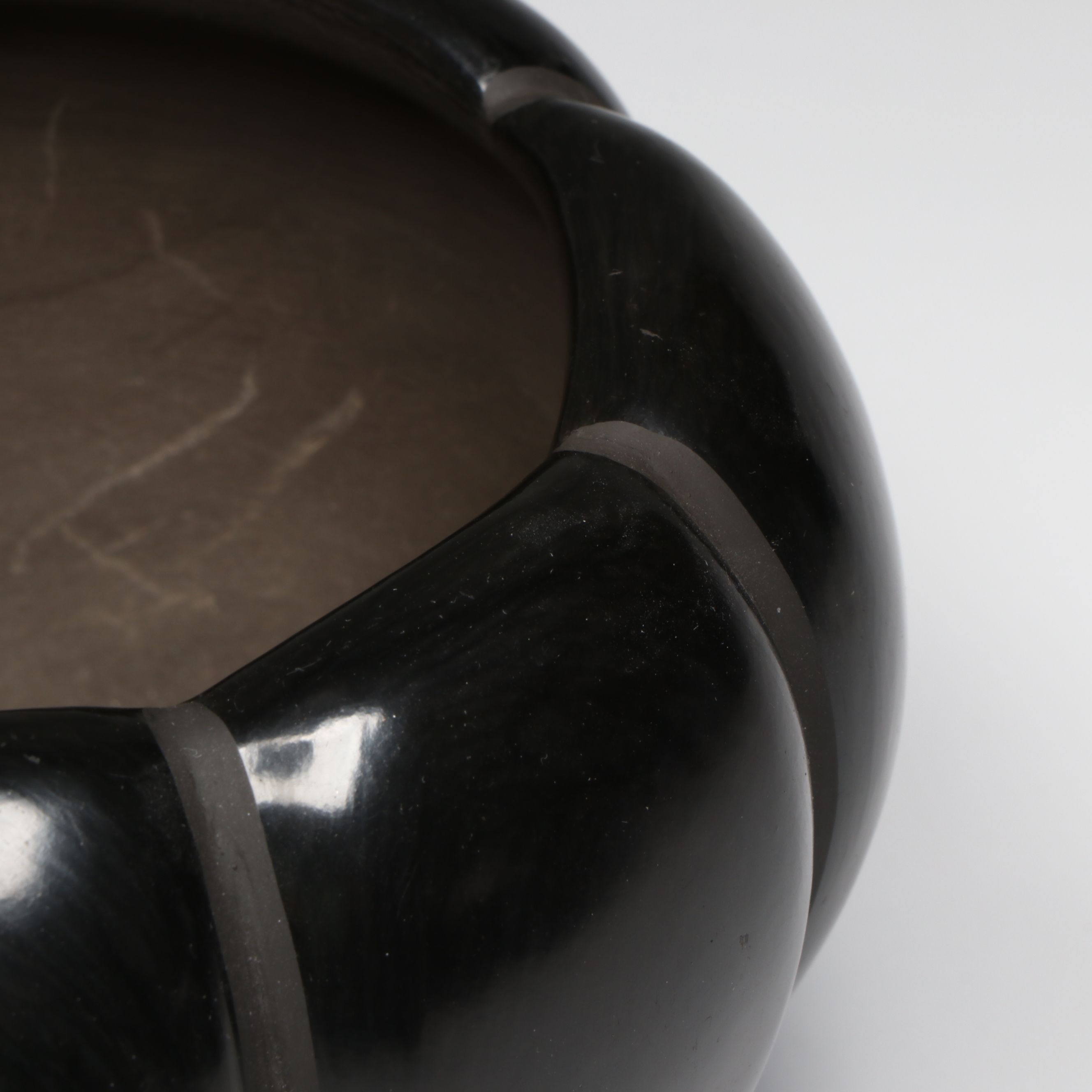 Linda Askan Santa Clara Pueblo Black Ceramic Melon Pot