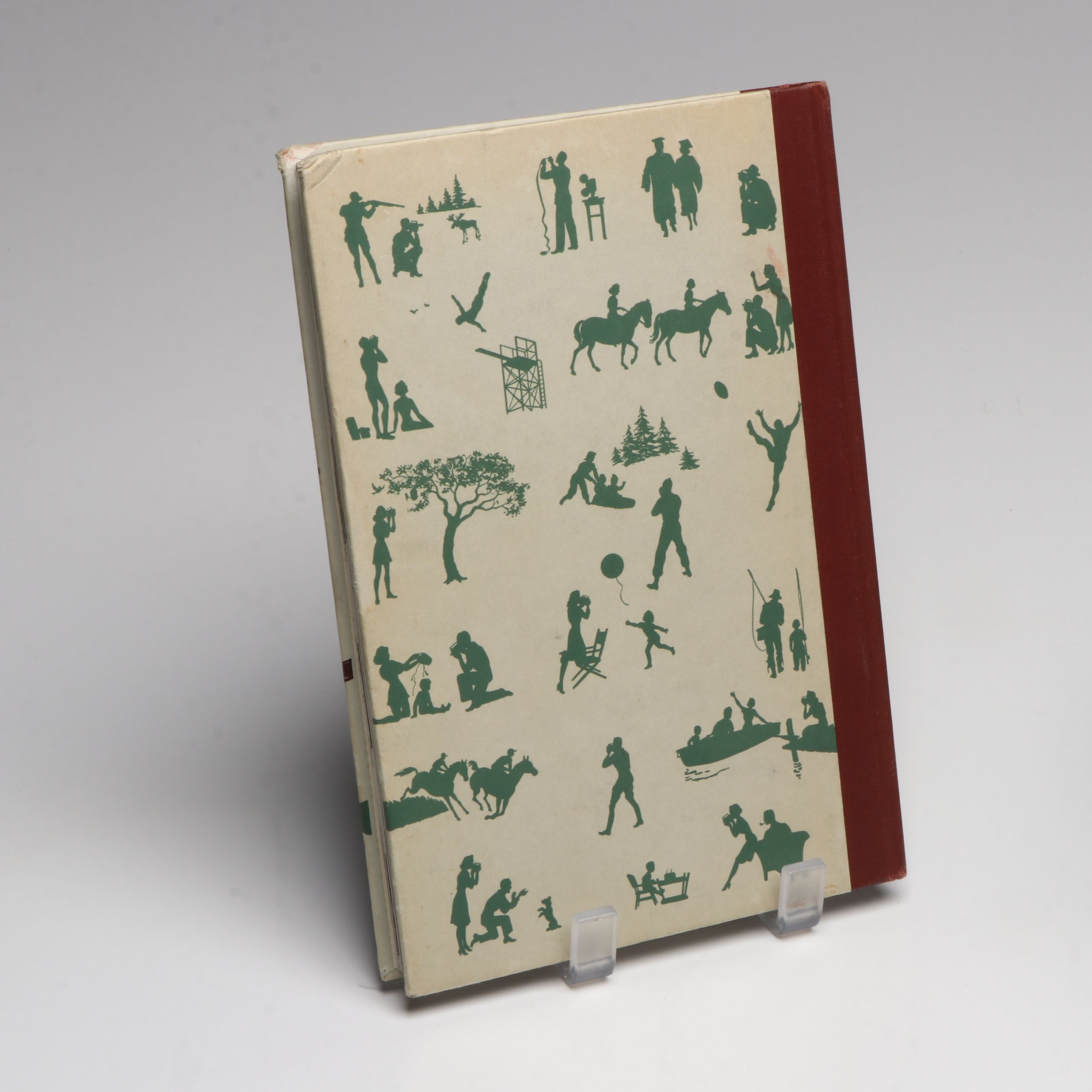 Suntar 909 Dual 8 Movie Editor with 3-D Title Outfit, Reels and More Accessories