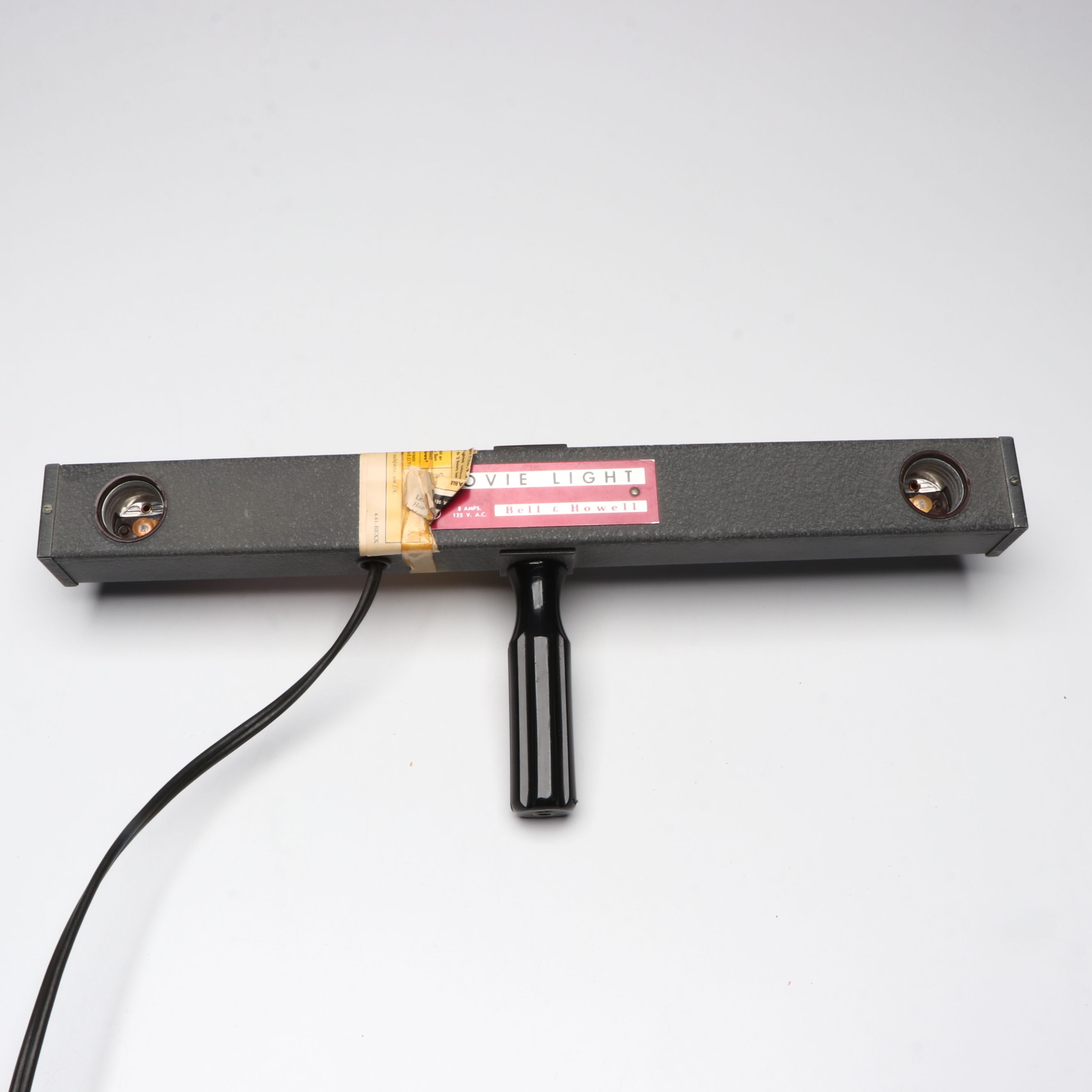 Suntar 909 Dual 8 Movie Editor with 3-D Title Outfit, Reels and More Accessories