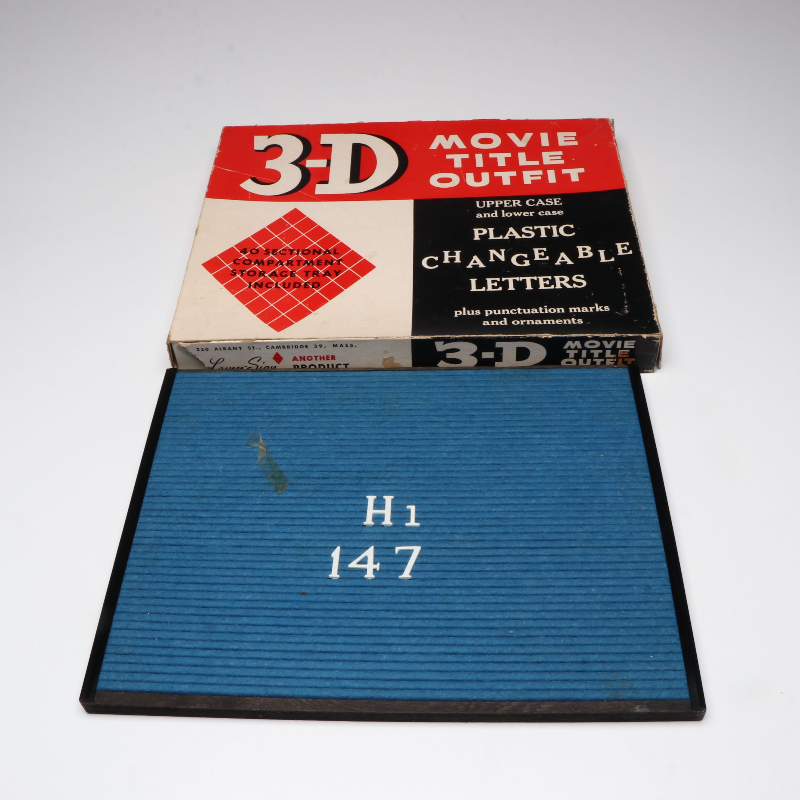 Suntar 909 Dual 8 Movie Editor with 3-D Title Outfit, Reels and More Accessories