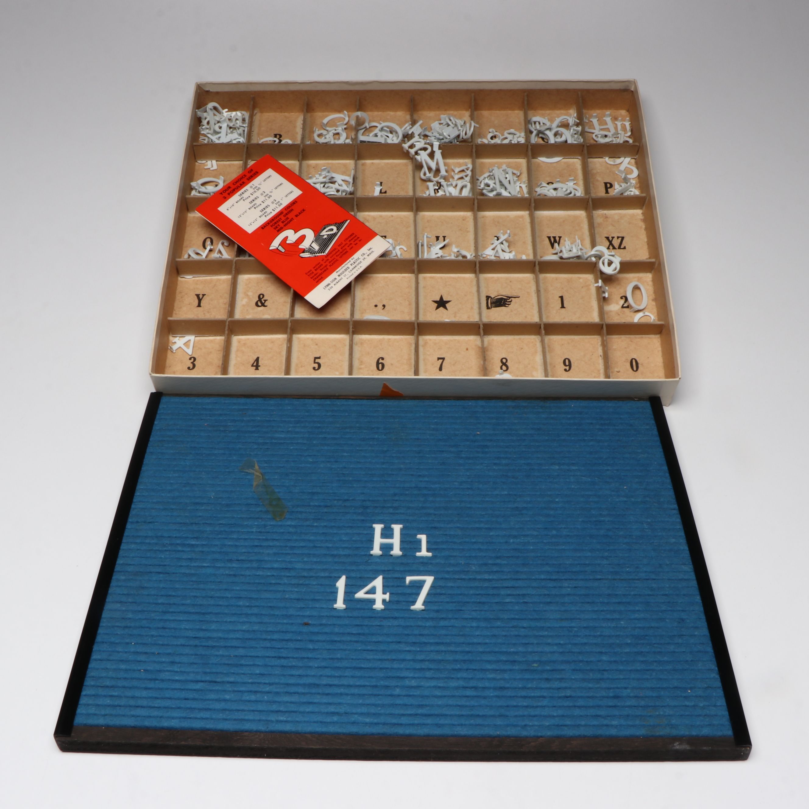 Suntar 909 Dual 8 Movie Editor with 3-D Title Outfit, Reels and More Accessories