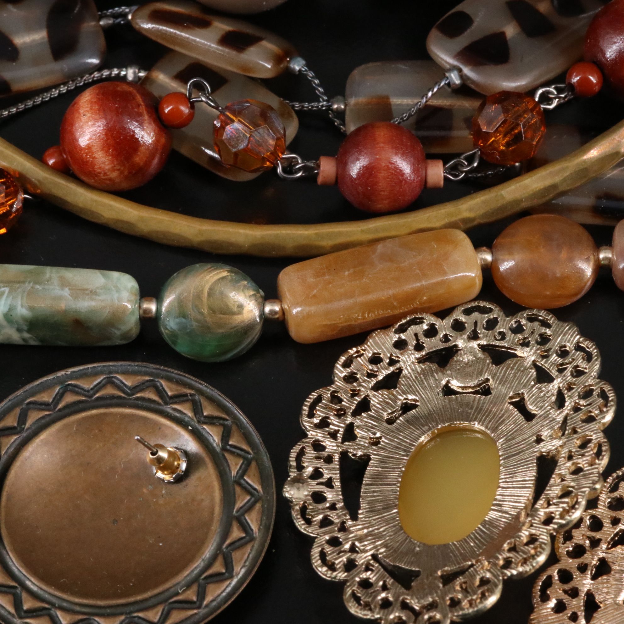 Agate, Art Glass and Rhinestones Featured in Jewelry Collection