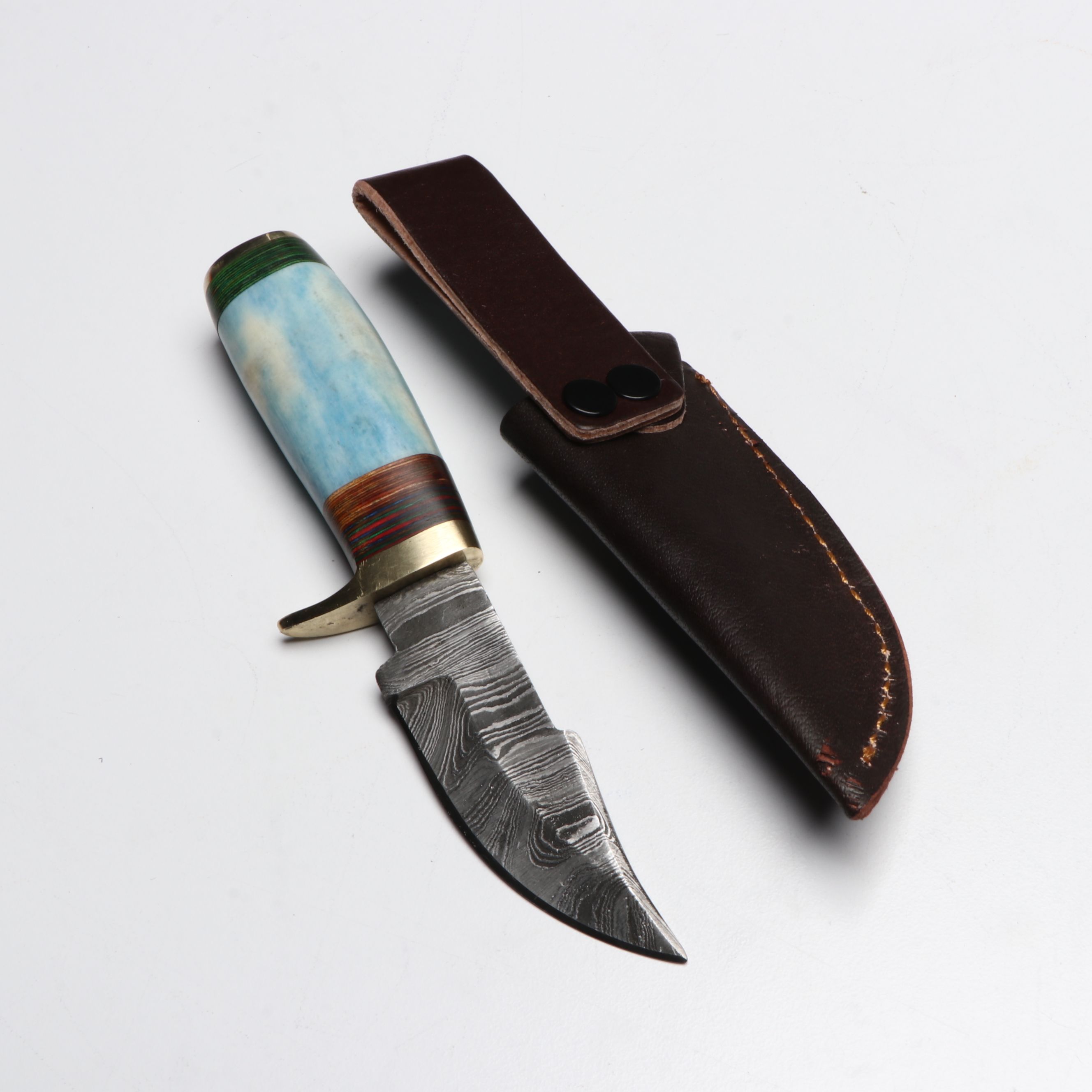 Damascus Steel Skinner and Hunting Knives in Leather Scabbards