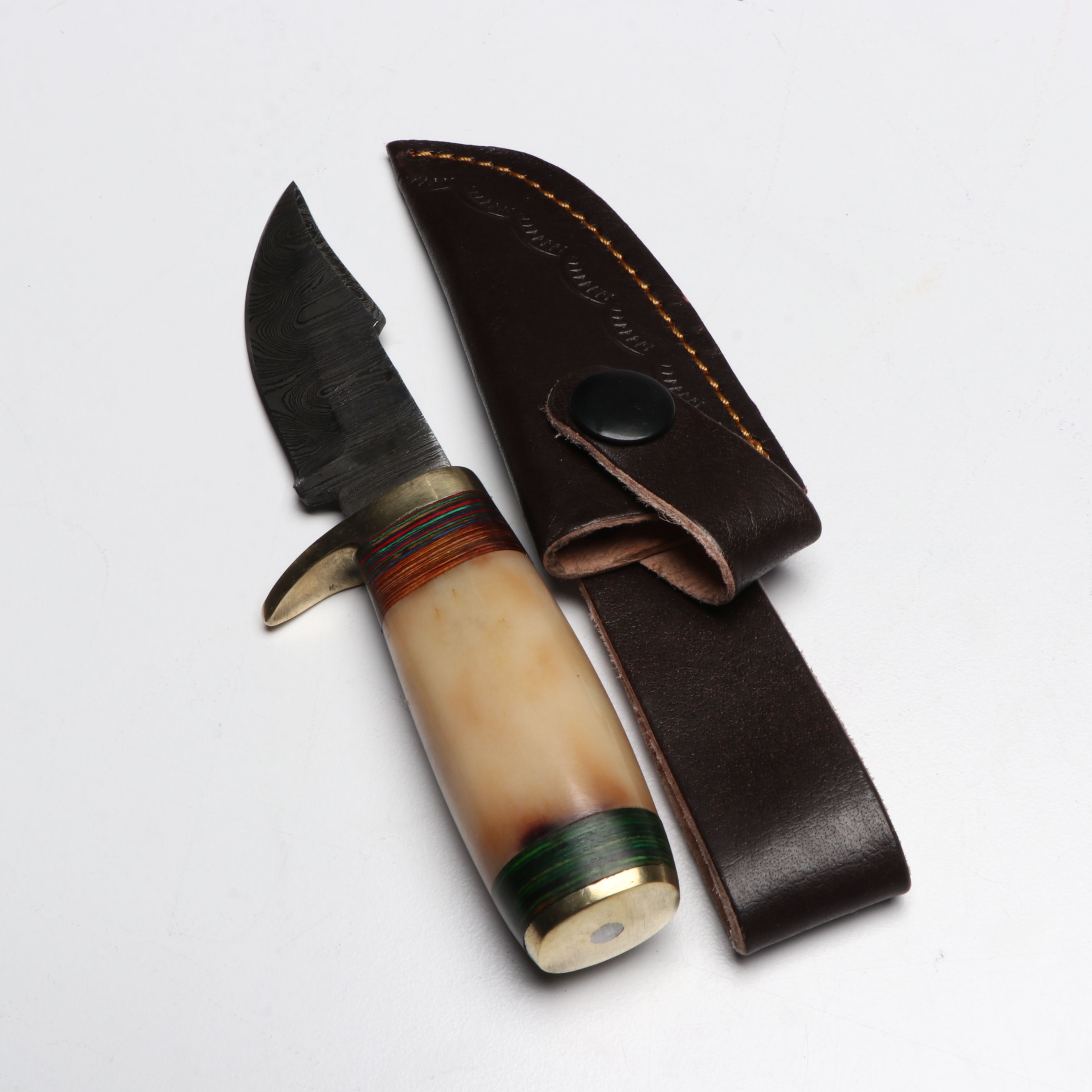 Damascus Steel Skinner and Hunting Knives in Leather Scabbards