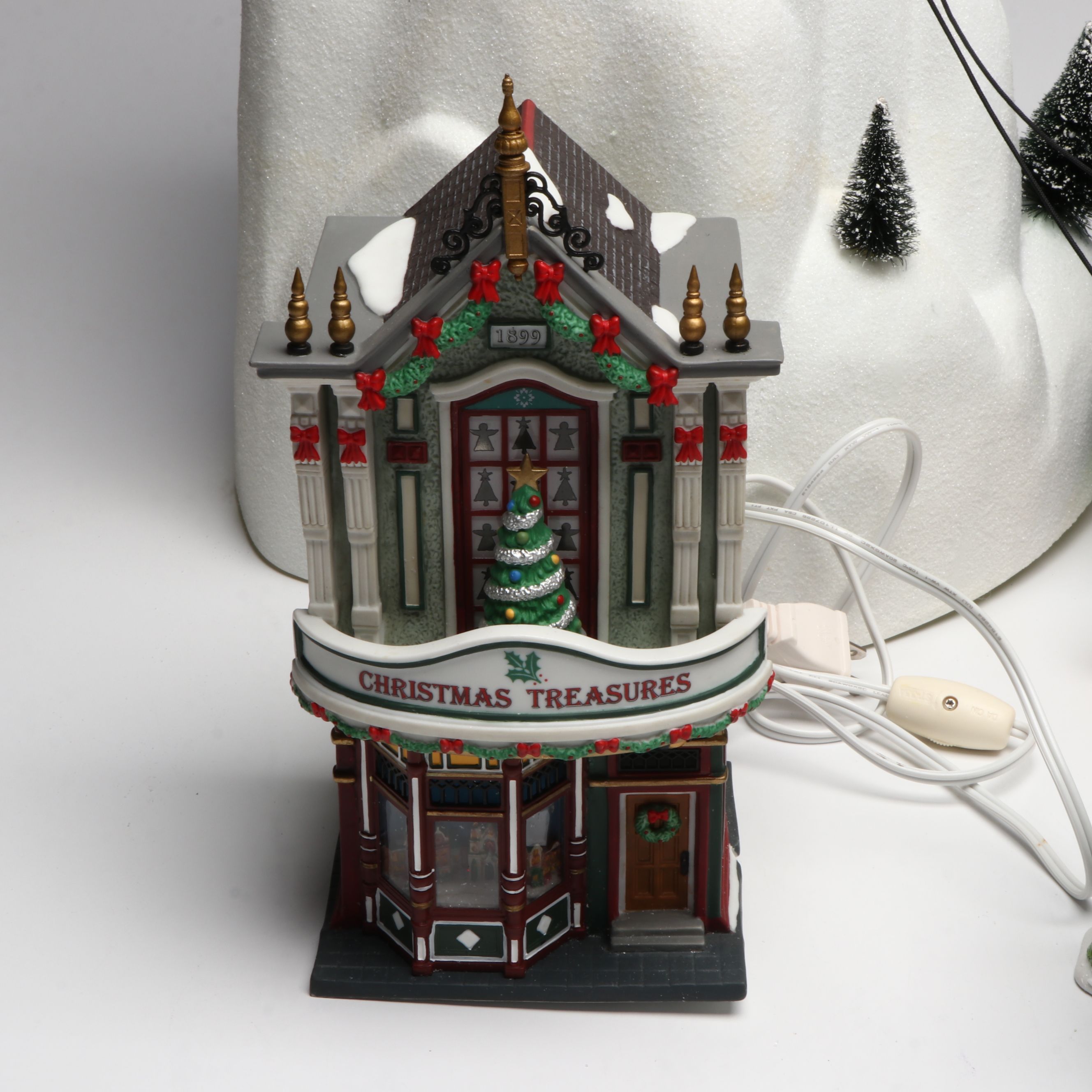 Department 56 Christmas Village Buildings and Accessories