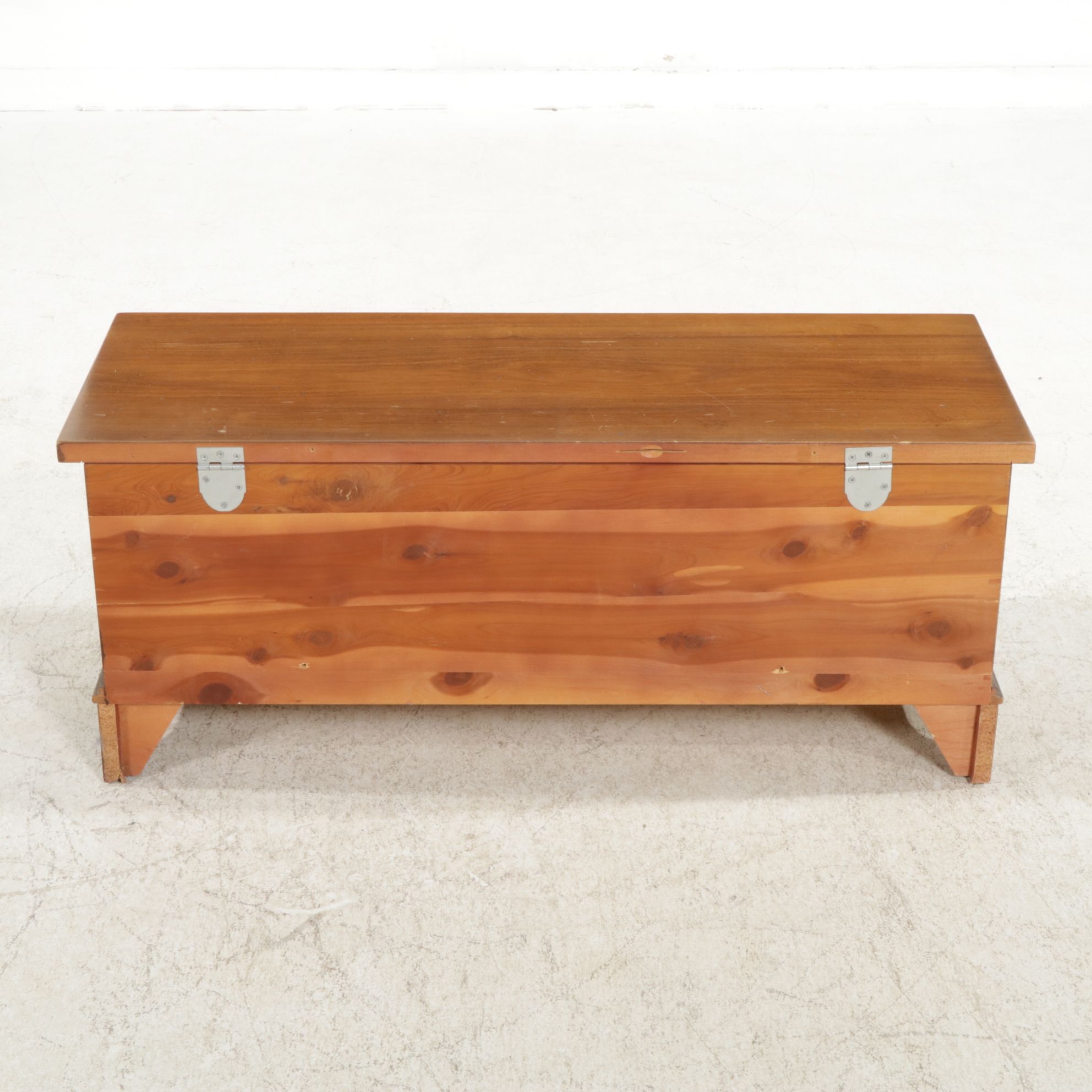 Lane Cedar-Lined Walnut Blanket Chest, Late 20th Century