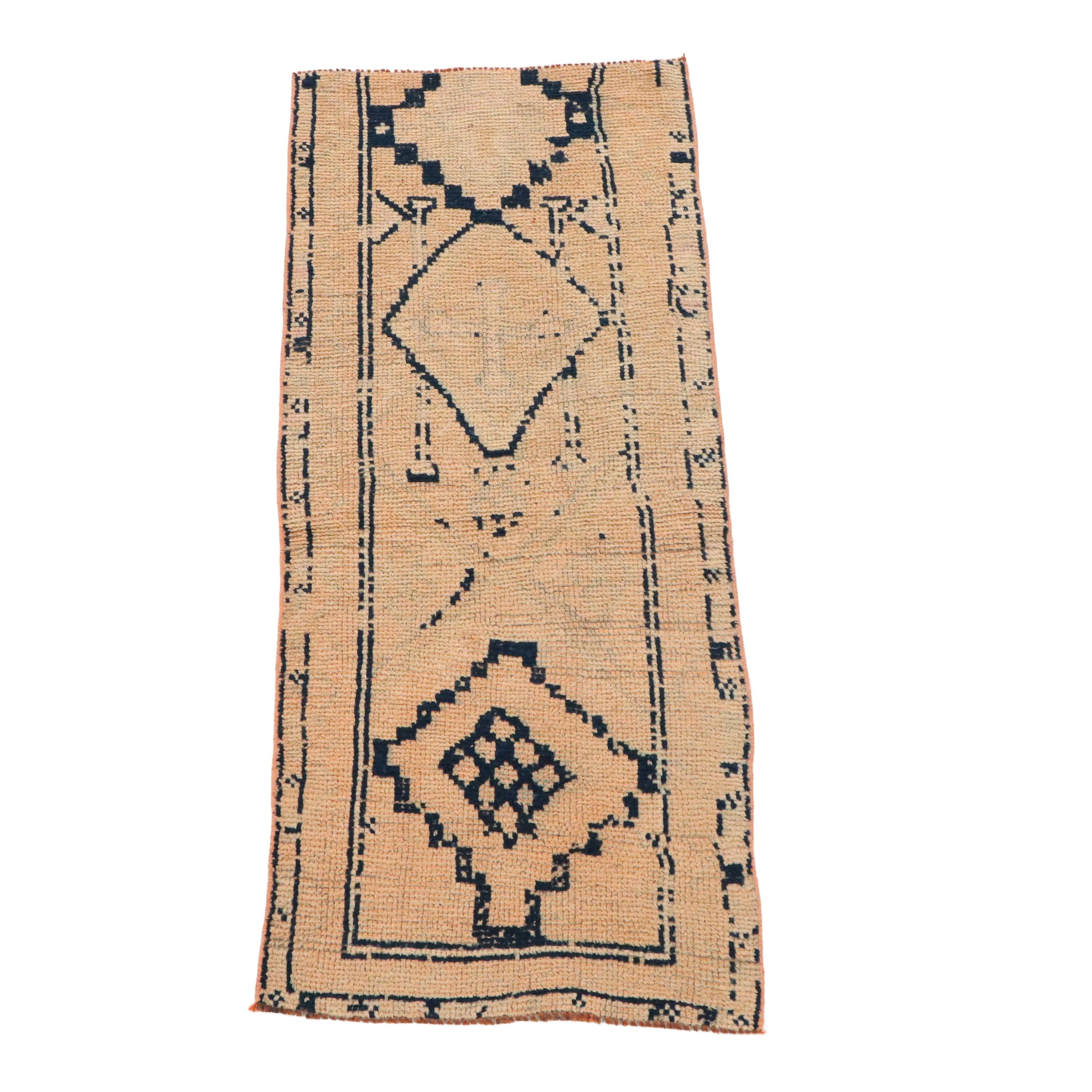 2'5 x 5'10 Hand-Knotted Turkish Anatolian Remnant Carpet Runner