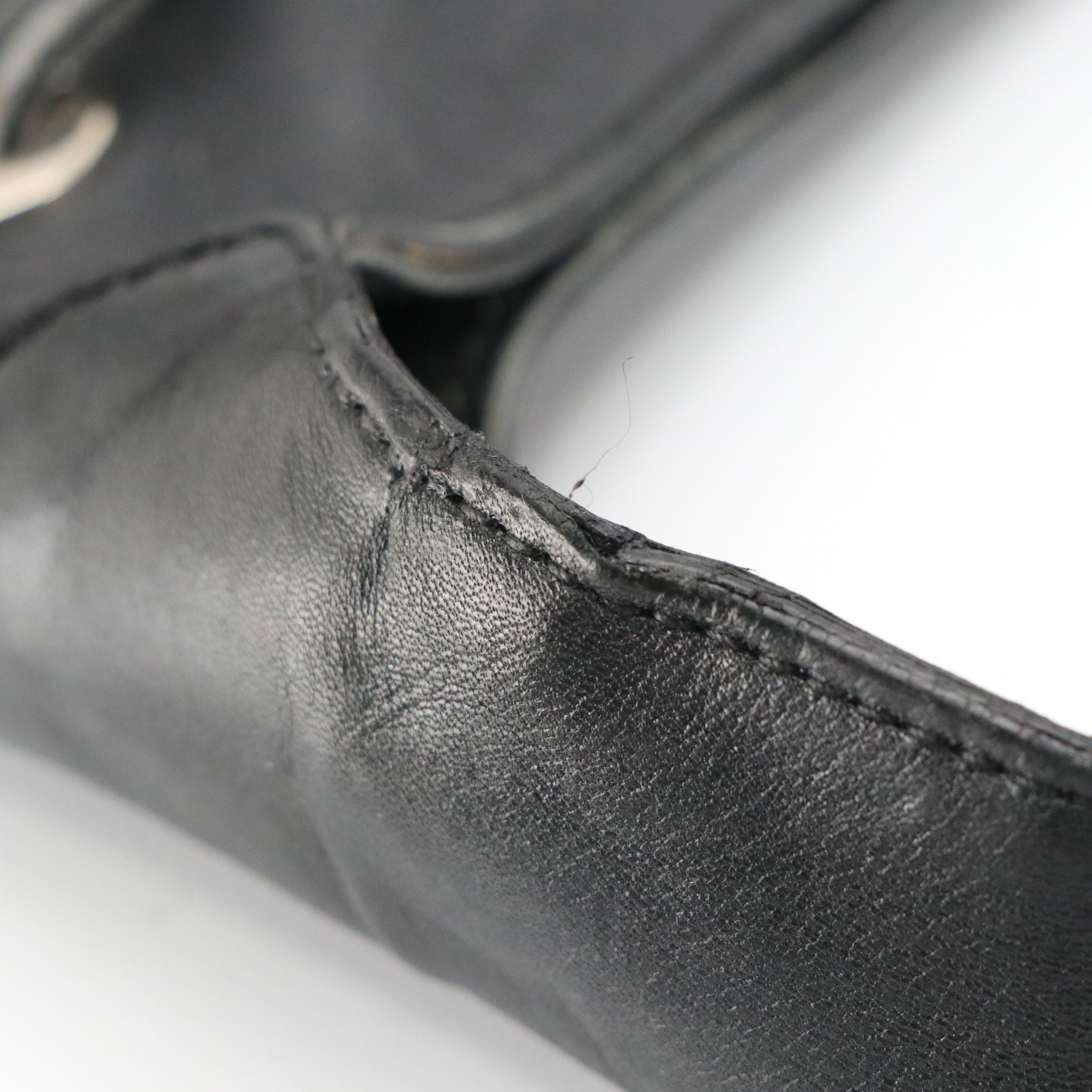 Gucci Hobo Shoulder Bag in Black Calfskin Leather