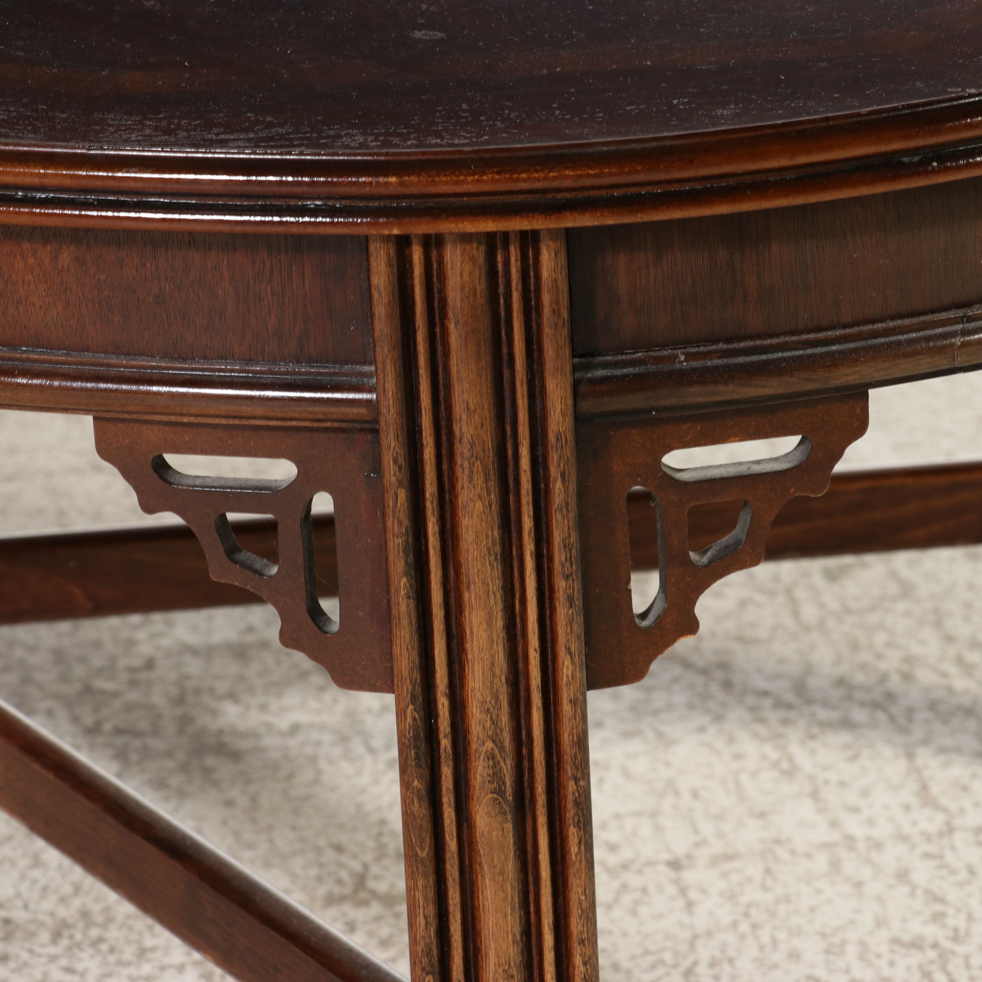 Lane Furniture Mahogany Chinese Chippendale Style Oval Coffee Table