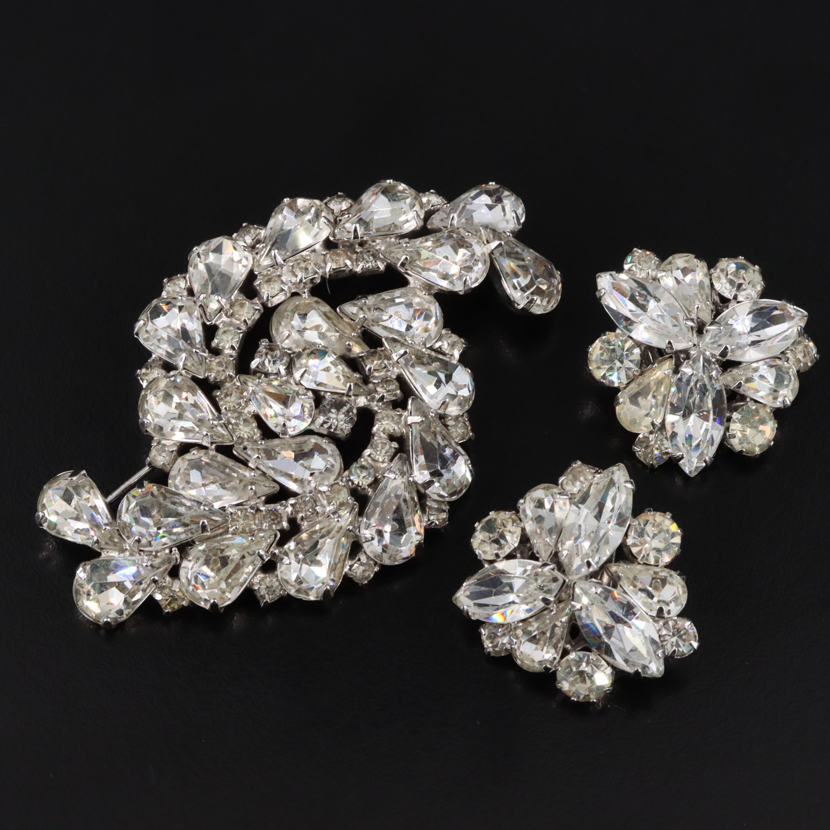 Kramer of New York Brooch & Earrings Set w/ Crystal & Rhinestone Weiss Earrings