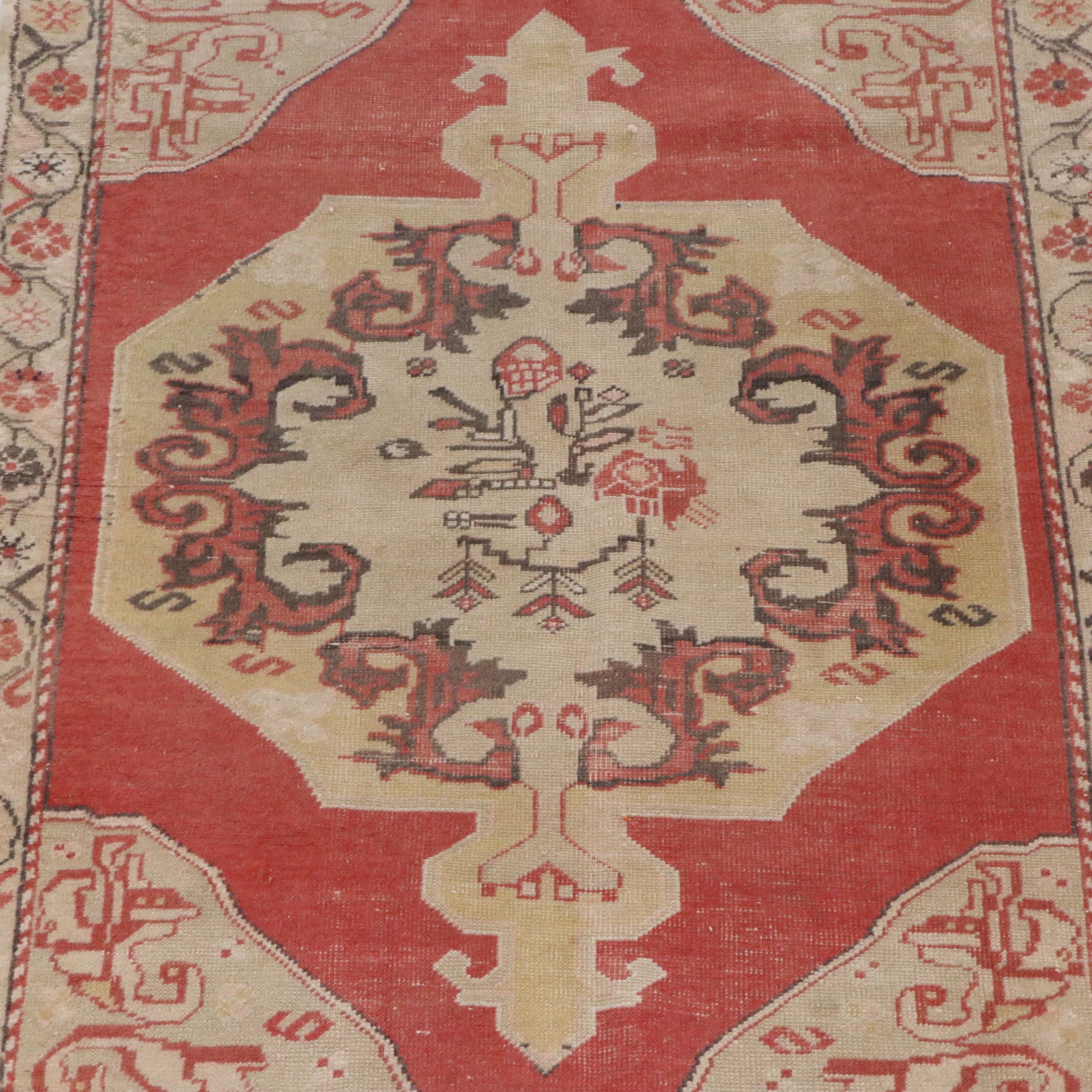 4'5 x 7'11 Hand-Knotted Turkish Anatolian Medallion Rug