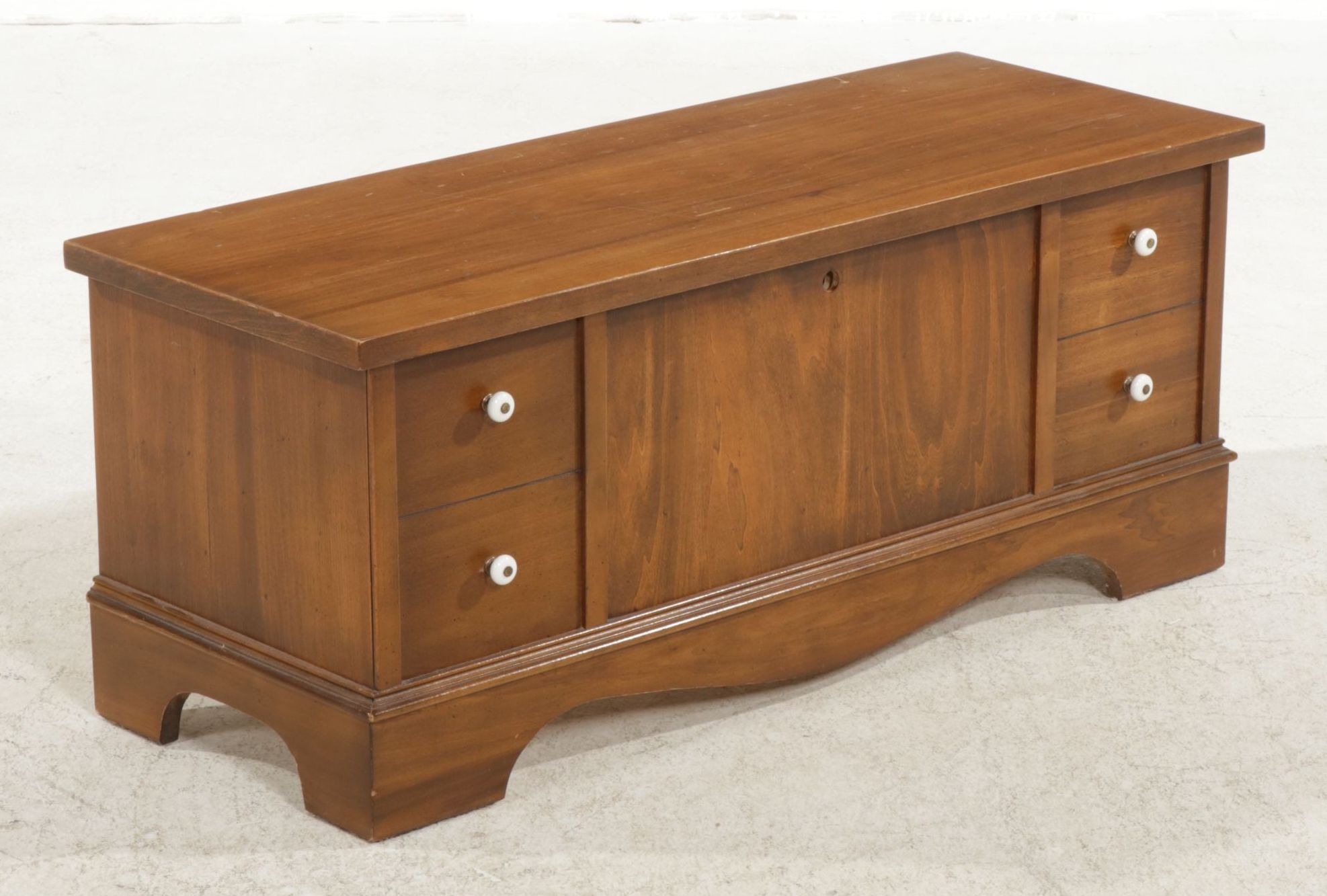 Lane Cedar-Lined Walnut Blanket Chest, Late 20th Century