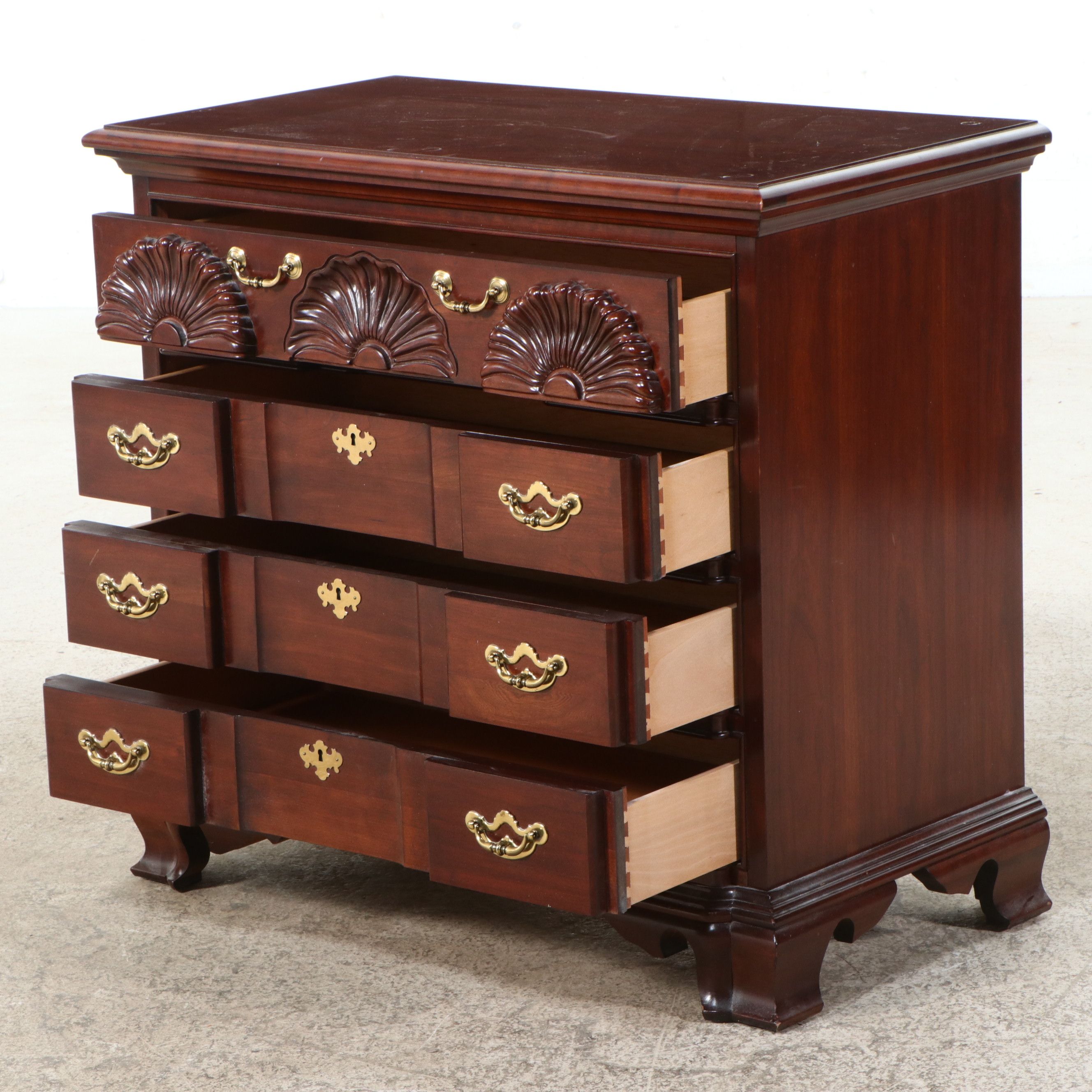 Thomasville "The Mahogany Collection" Chippendale Block-Front Bachelor's Chest
