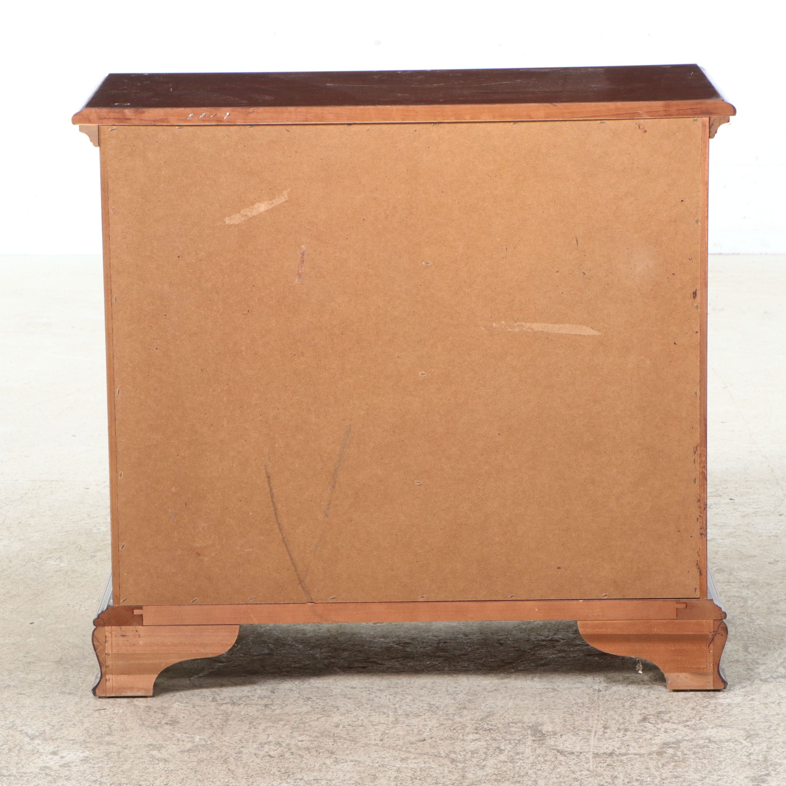 Thomasville "The Mahogany Collection" Chippendale Block-Front Bachelor's Chest