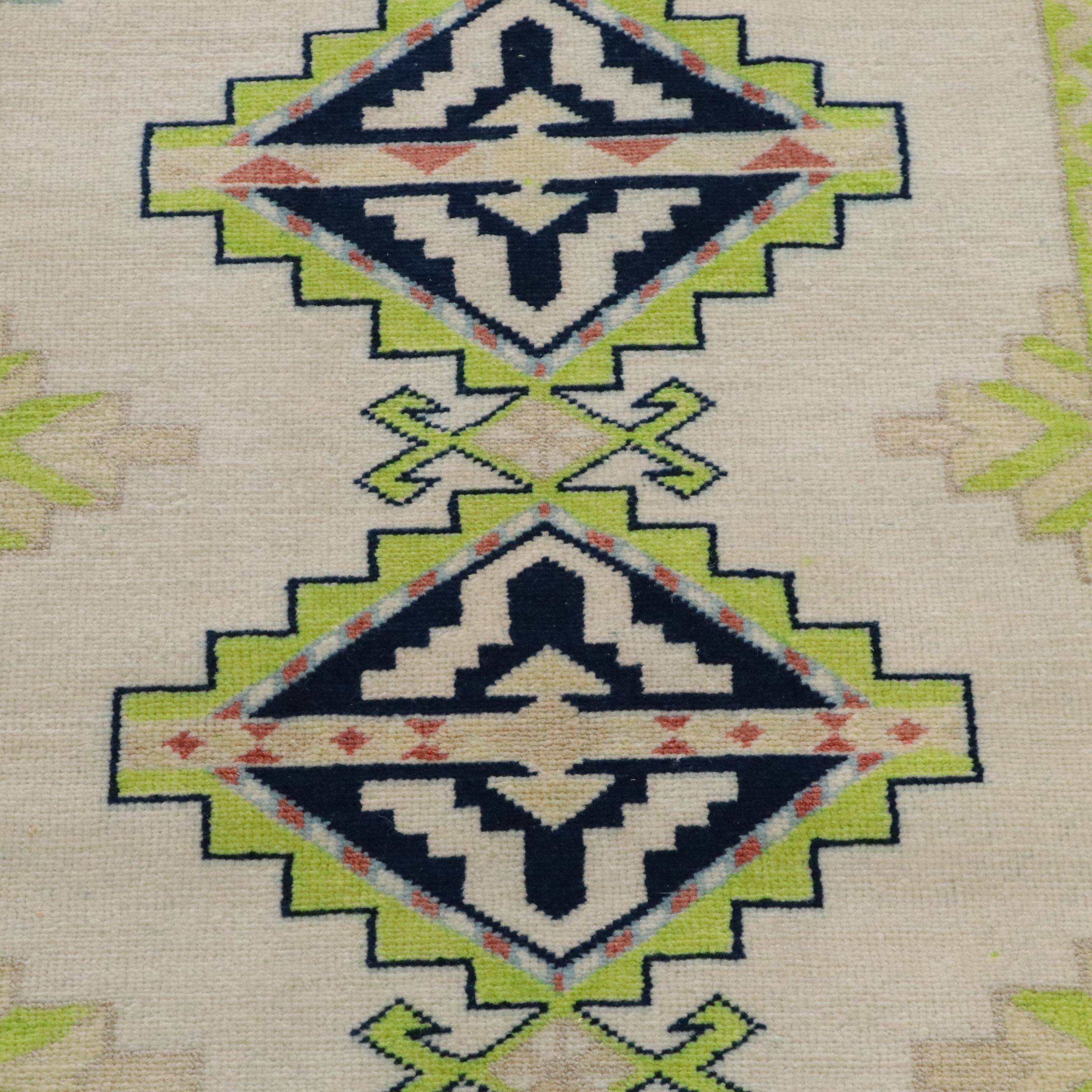 2'8 x 4'6 Hand-Knotted Turkish Accent Rug