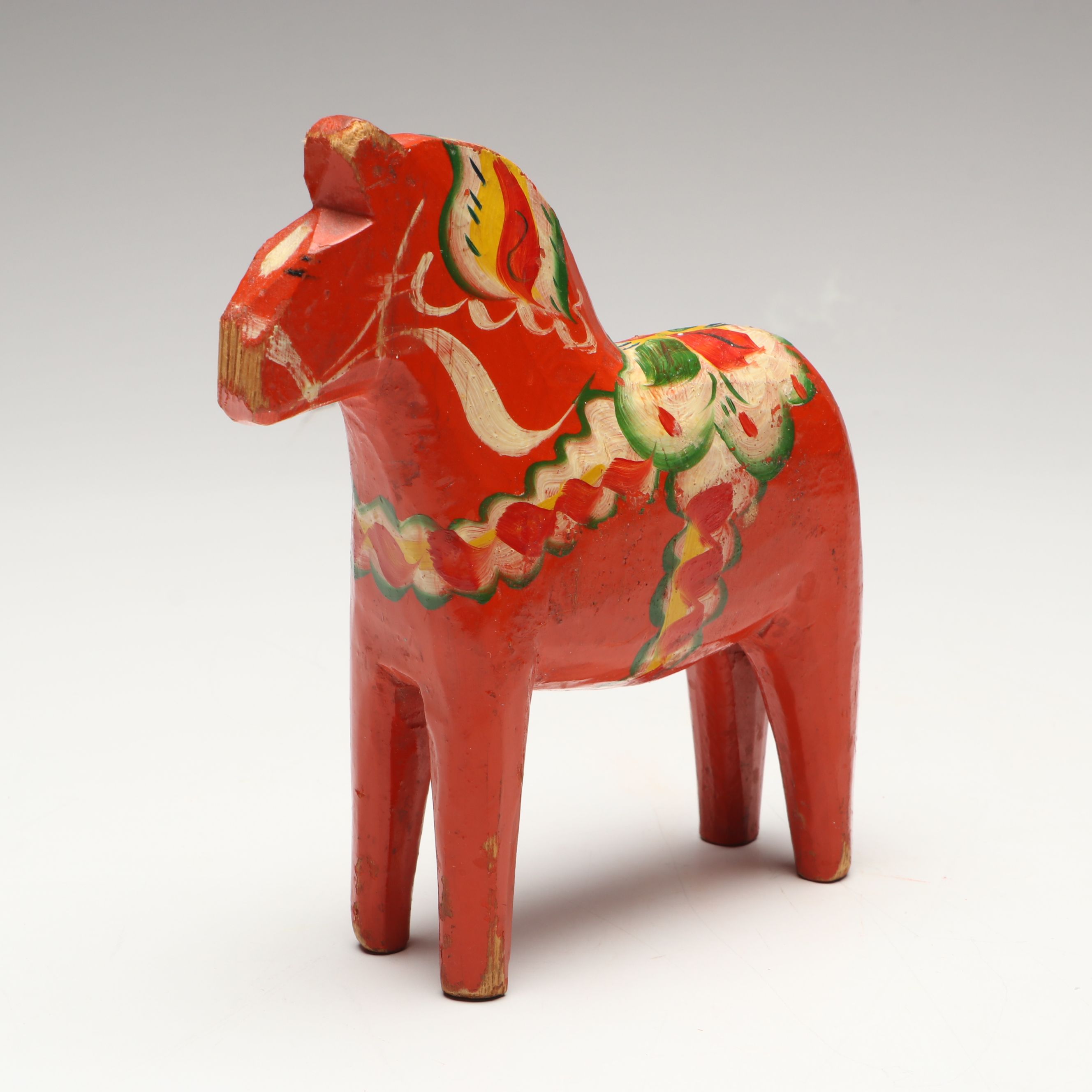 Swedish Dalahäst Hand-Painted Folk Art Figurines