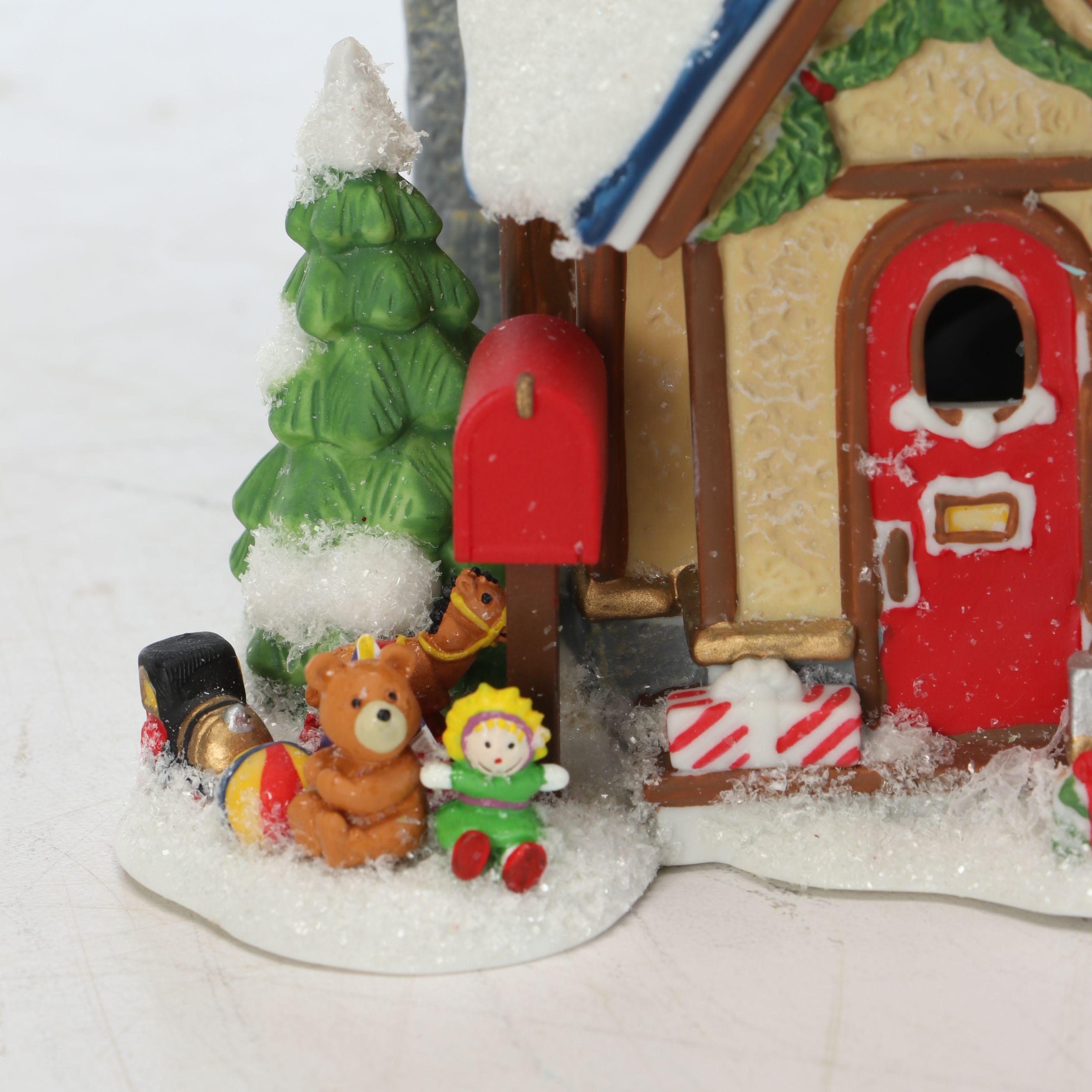 Department 56 Christmas Village Building and Accessories