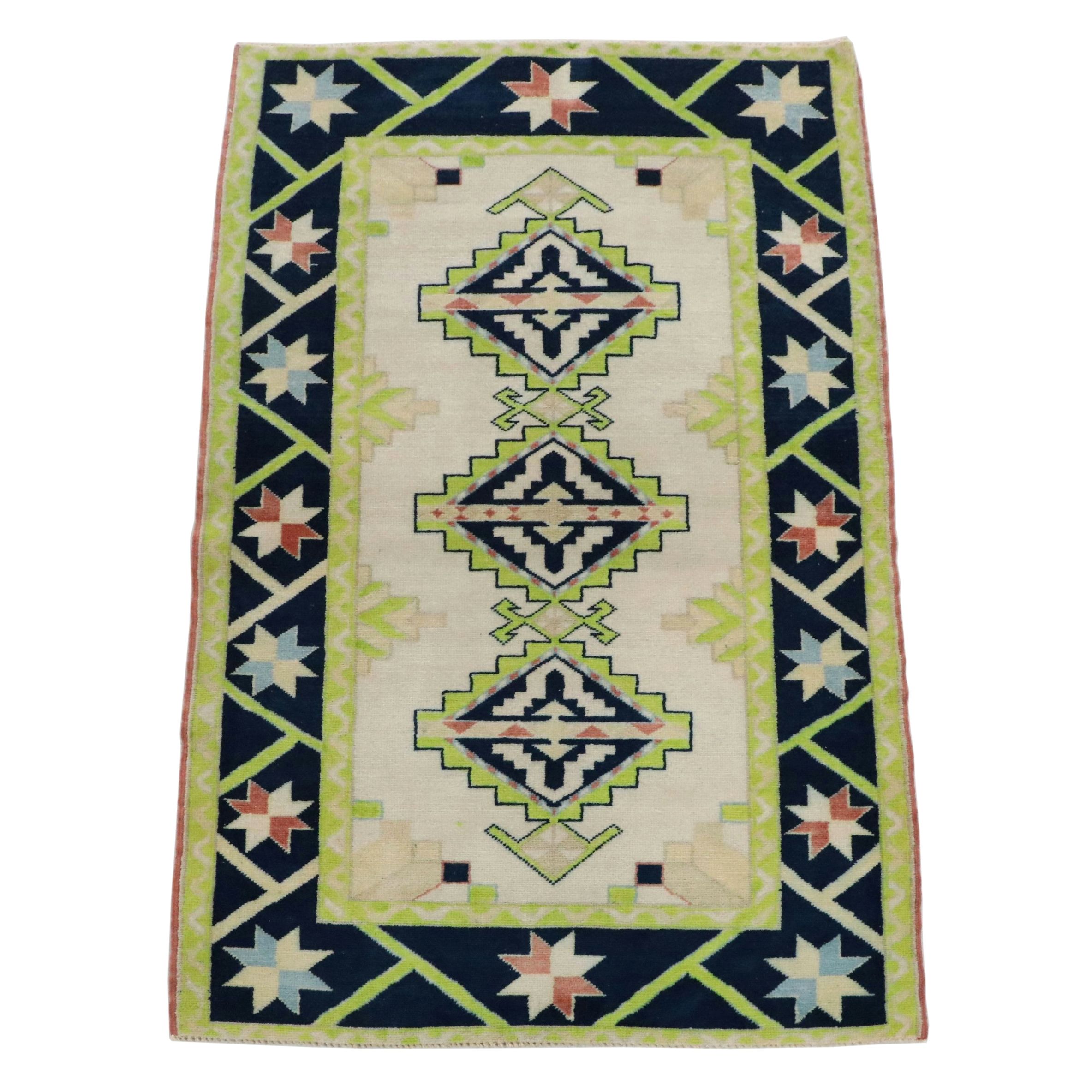 2'8 x 4'6 Hand-Knotted Turkish Accent Rug