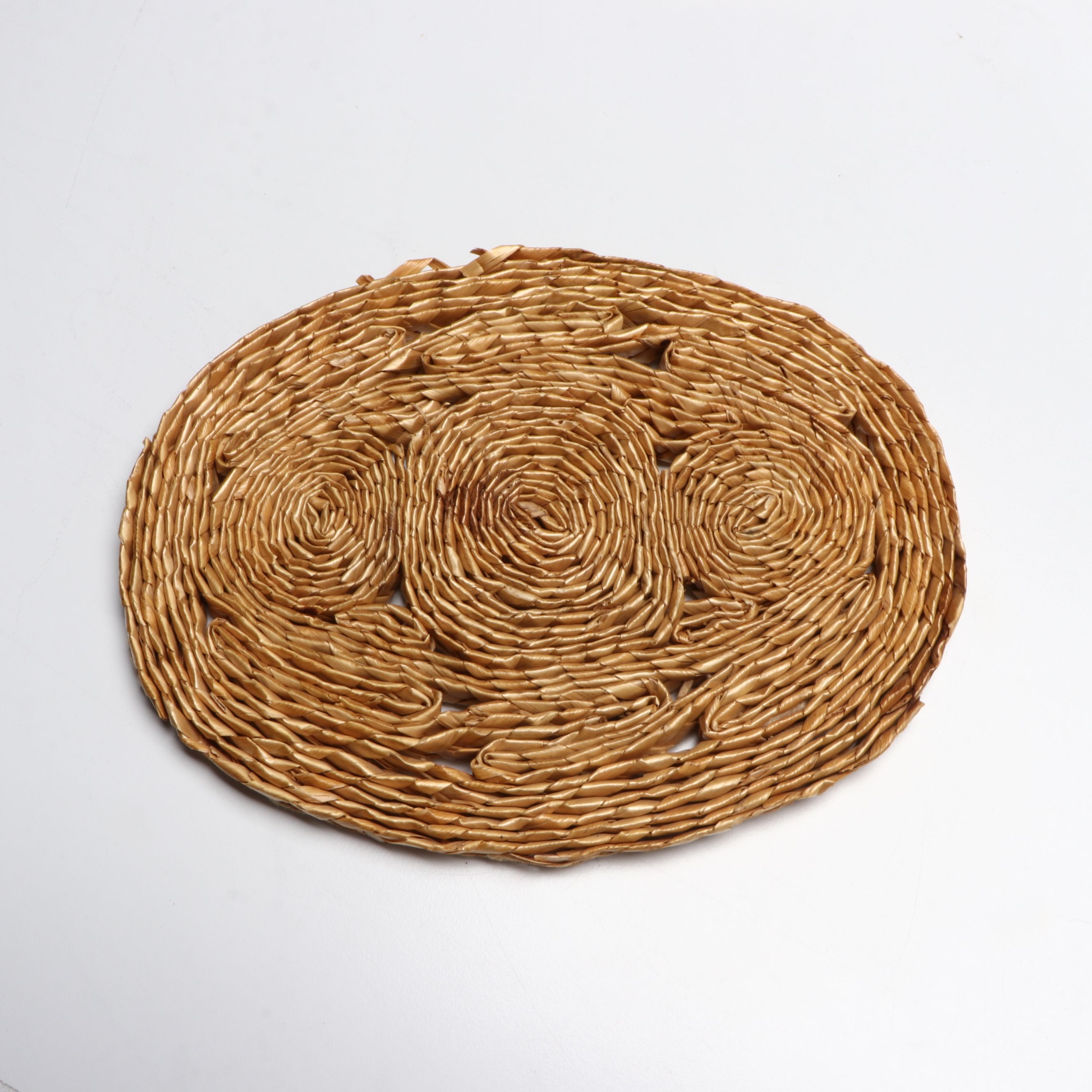 Royal Worcester "Lavinia" Porcelain Tableware with Woven Trivets