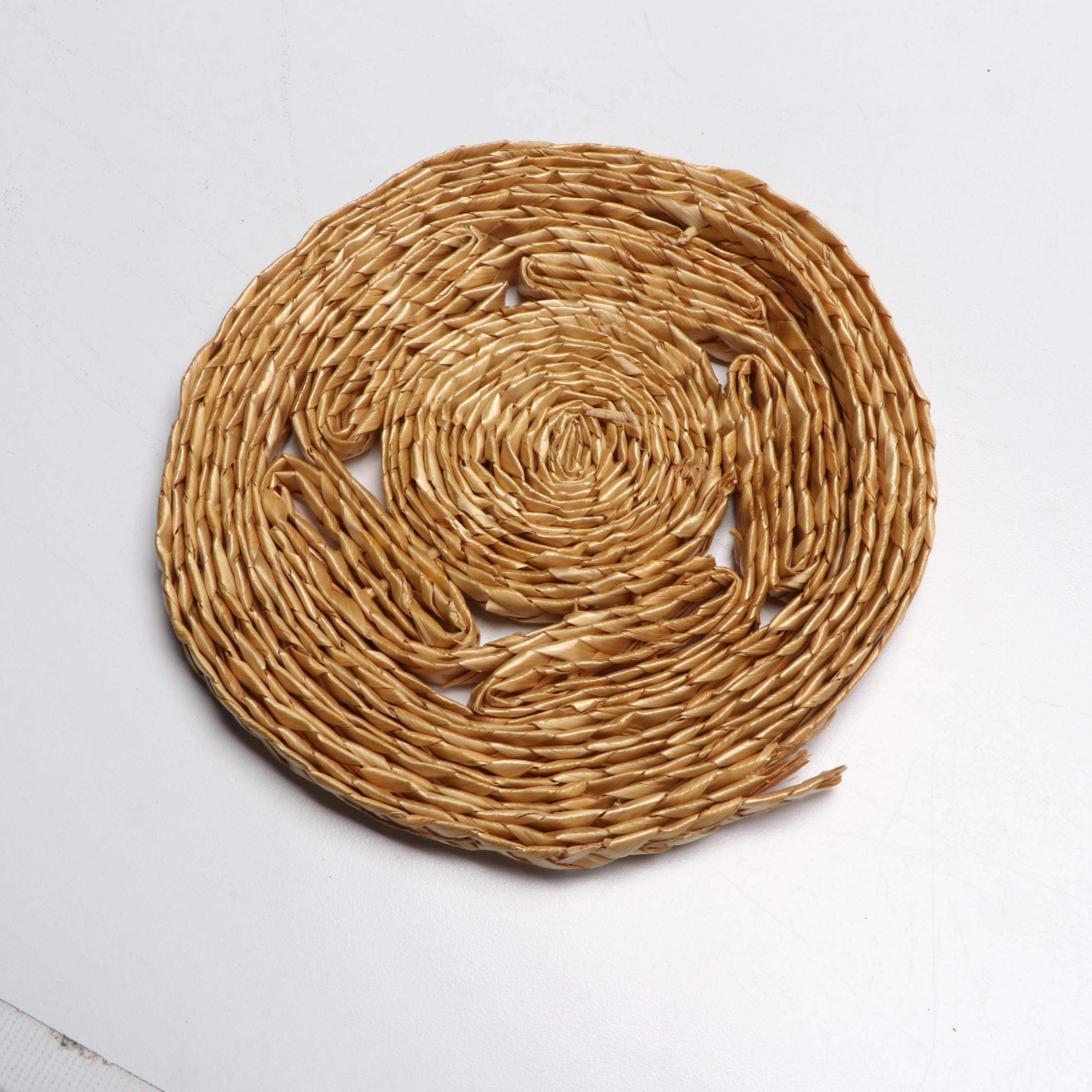 Royal Worcester "Lavinia" Porcelain Tableware with Woven Trivets