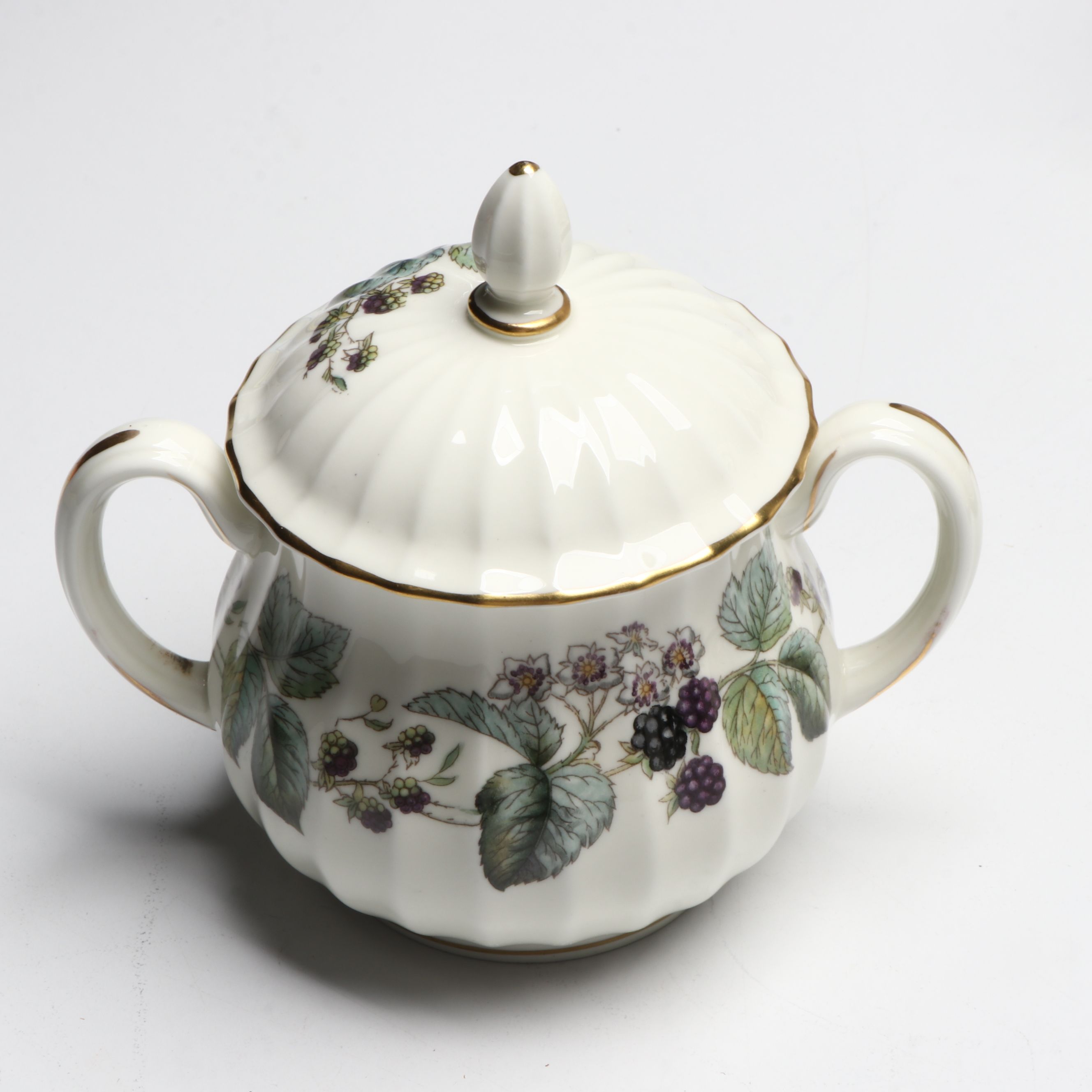 Royal Worcester "Lavinia" Porcelain Tableware with Woven Trivets