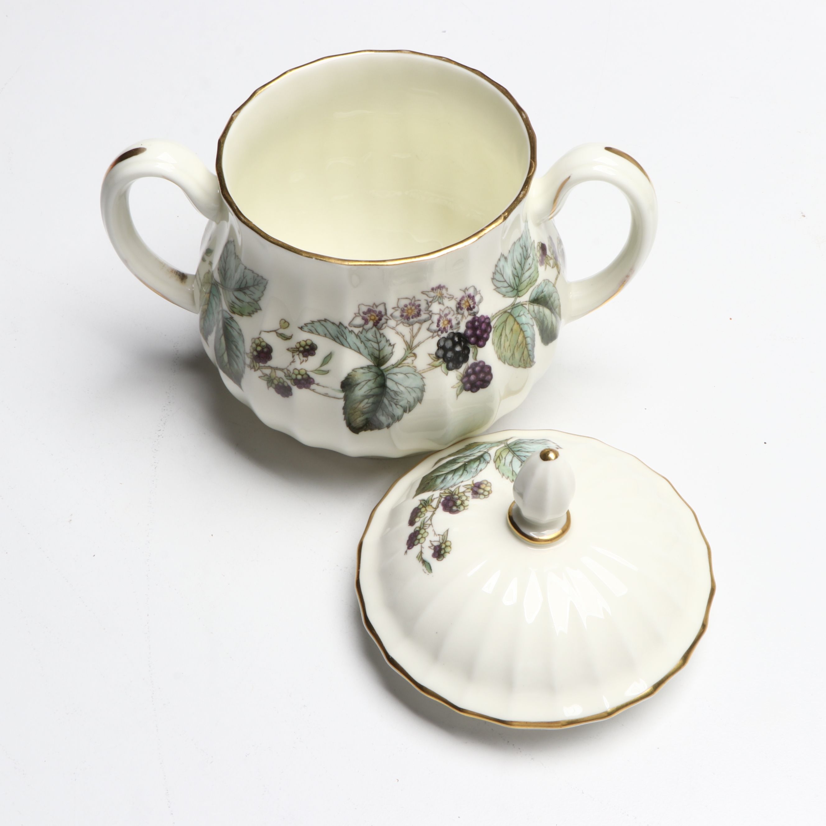 Royal Worcester "Lavinia" Porcelain Tableware with Woven Trivets