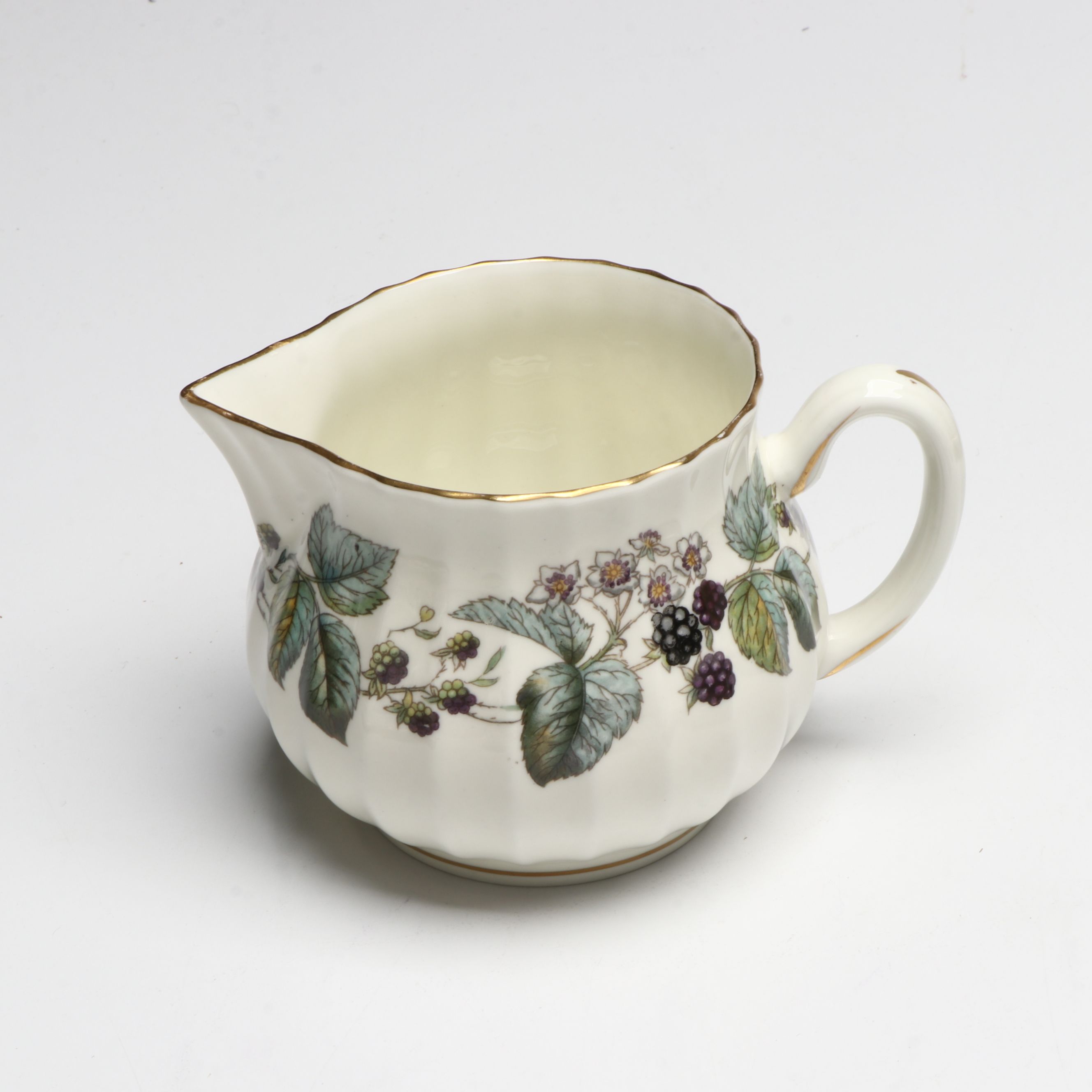 Royal Worcester "Lavinia" Porcelain Tableware with Woven Trivets