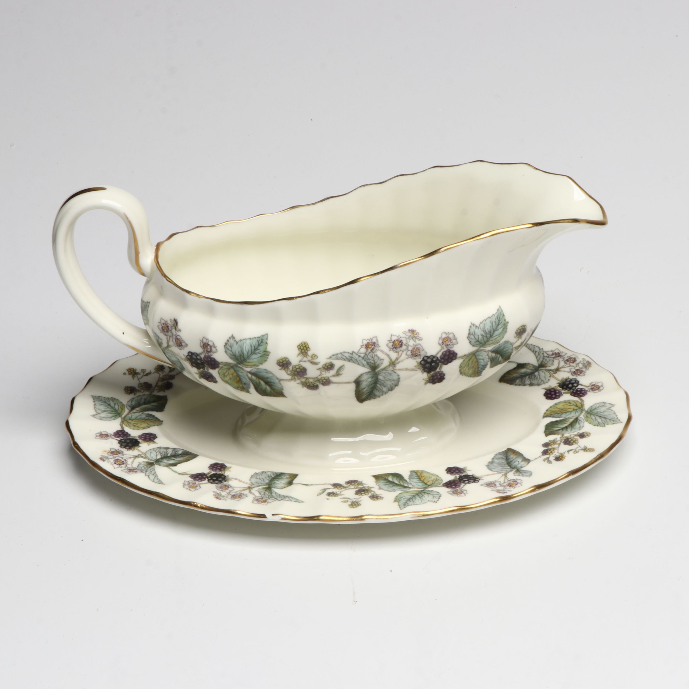 Royal Worcester "Lavinia" Porcelain Tableware with Woven Trivets