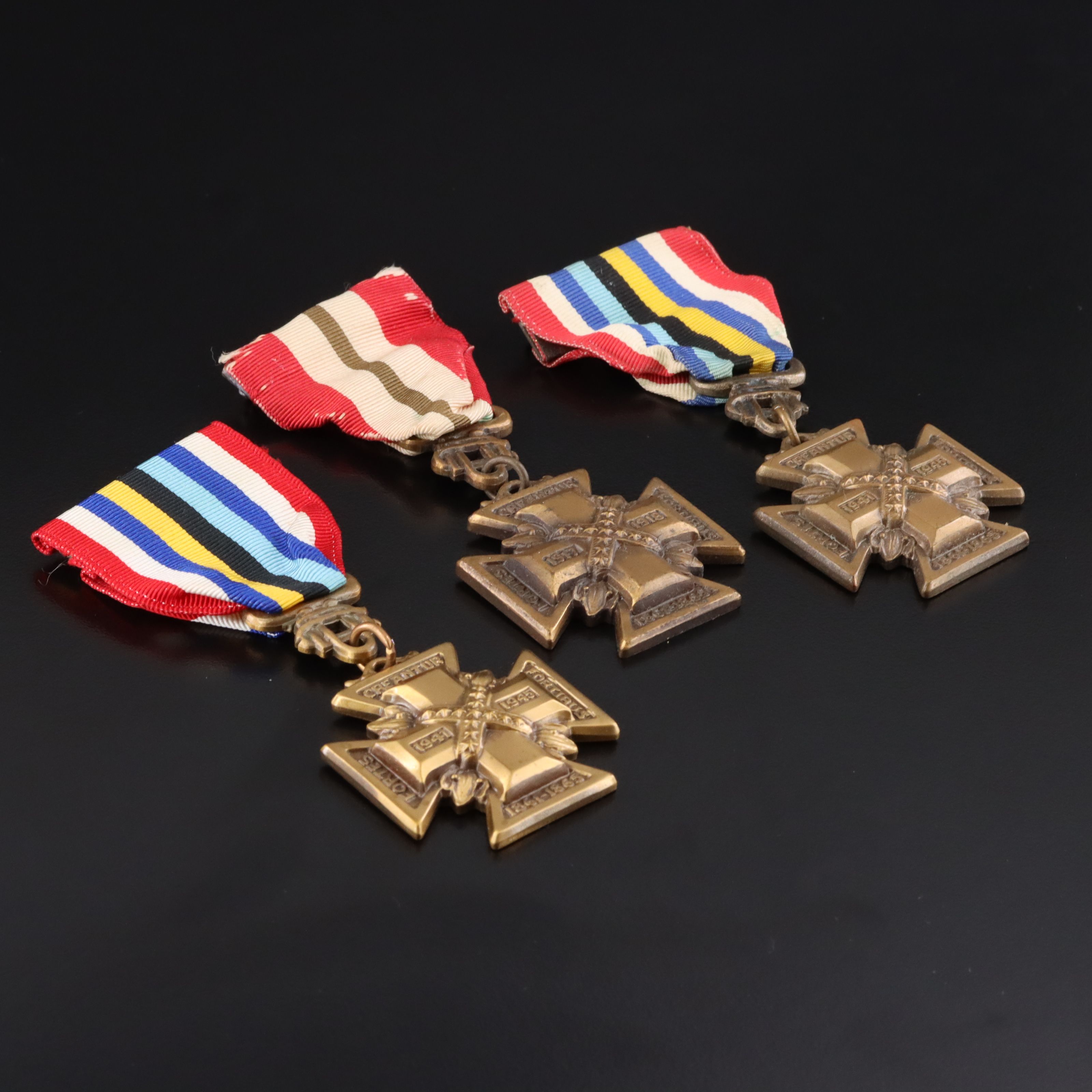 United Daughters of the Confederacy WWI & WWII Military Bronze Medals