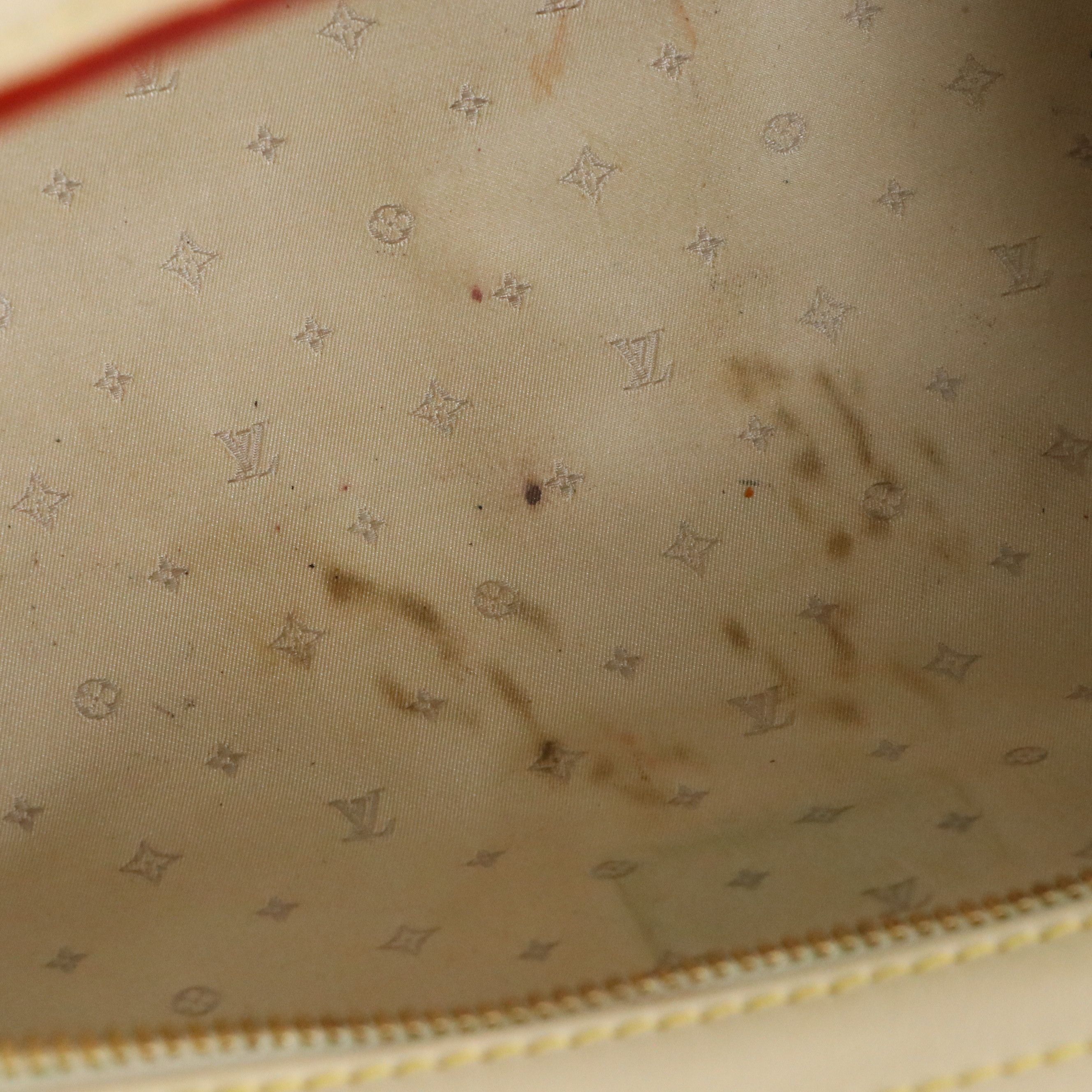 Louis Vuitton L'Epanoui Handbag in Ivory Suhali and Smooth Calfskin Leather