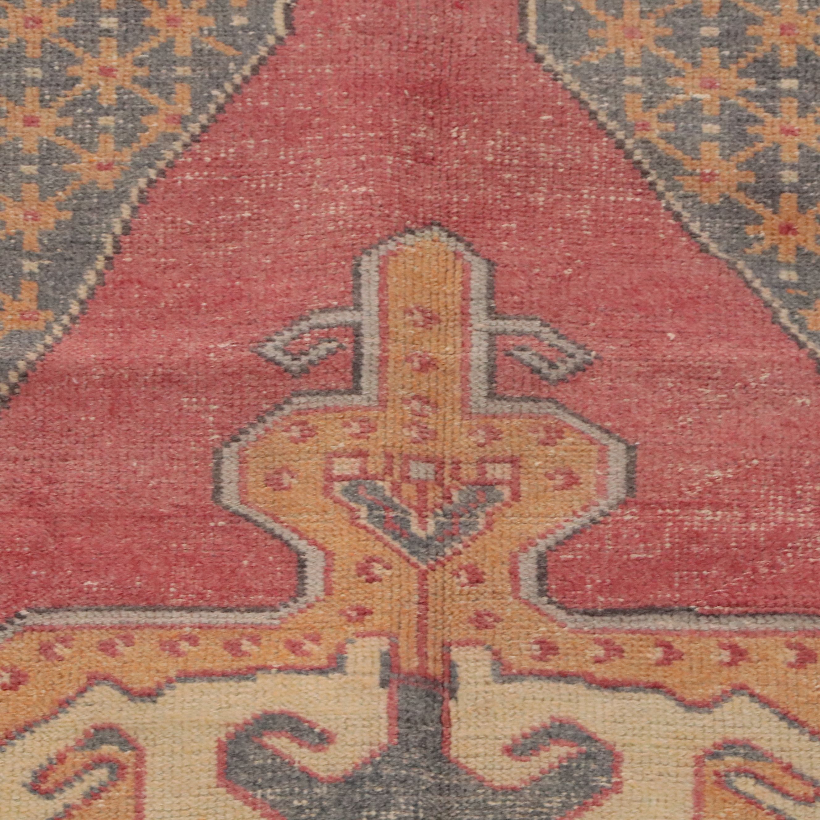 4'3 x 8'3 Hand-Knotted Turkish Medallion Area Rug
