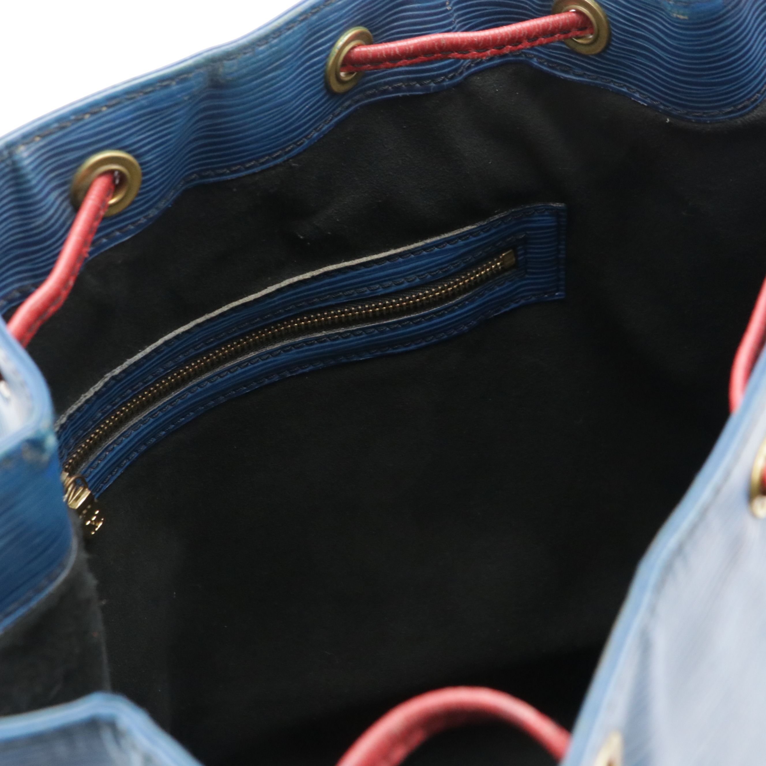 Louis Vuitton Noé Drawstring Bag in Colorblock Epi and Smooth Leather