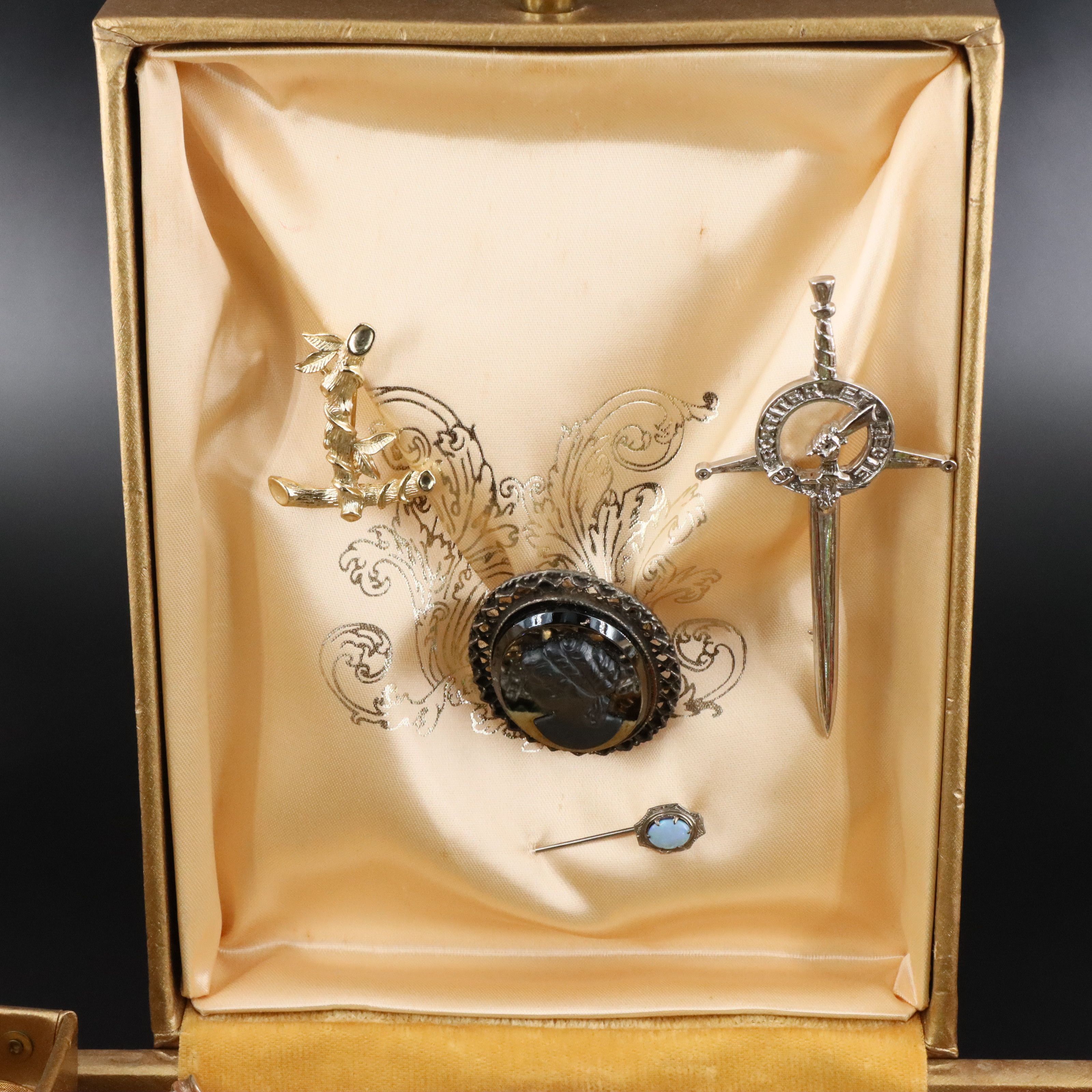 Uncommon Discoveries: Jewelry Collection