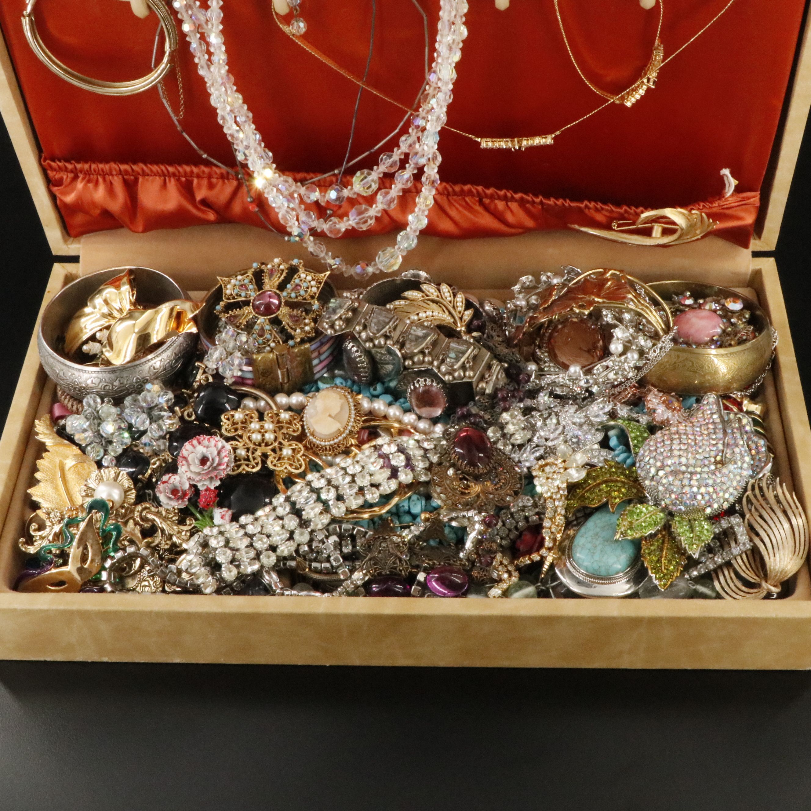 Uncommon Discoveries: Jewelry Collection