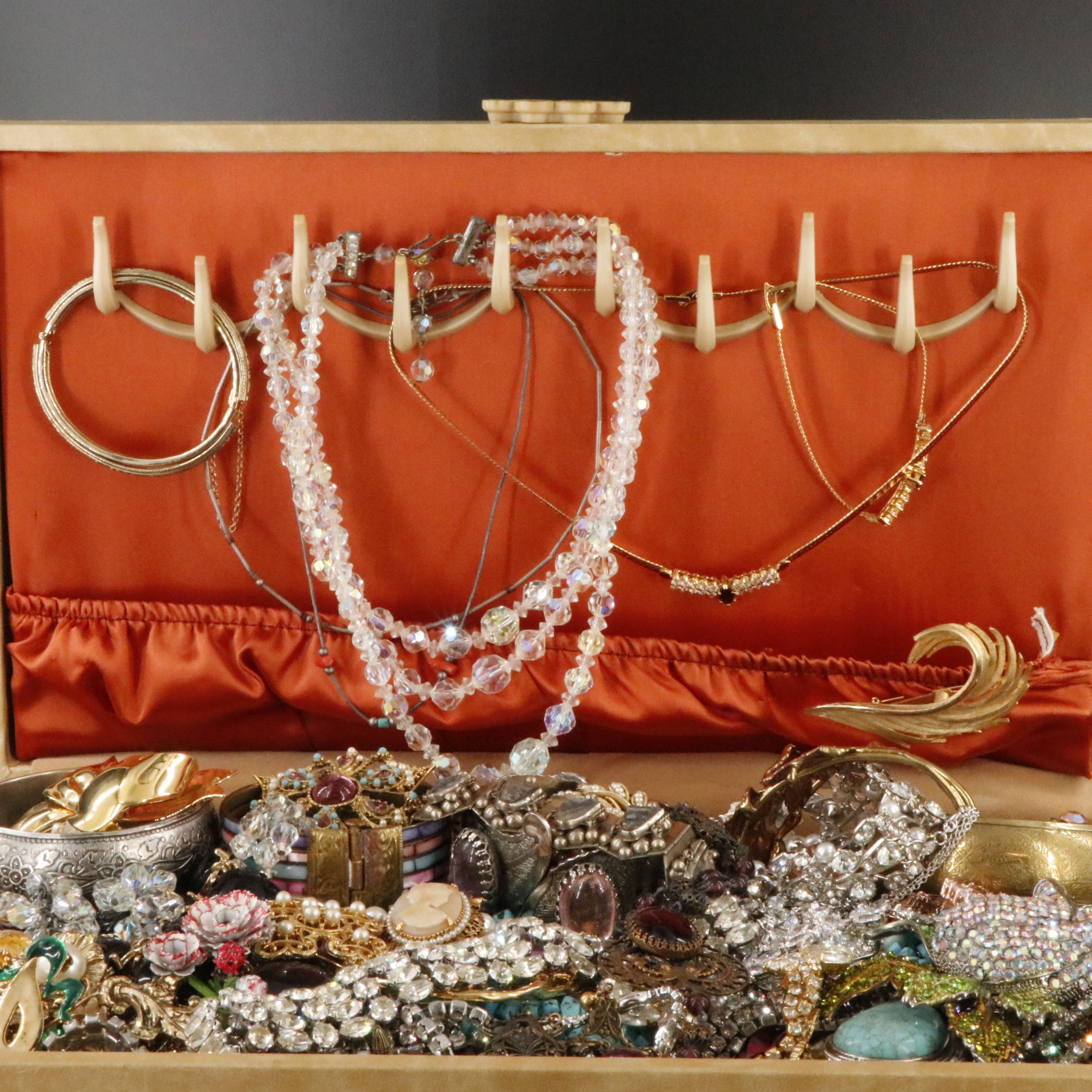 Uncommon Discoveries: Jewelry Collection