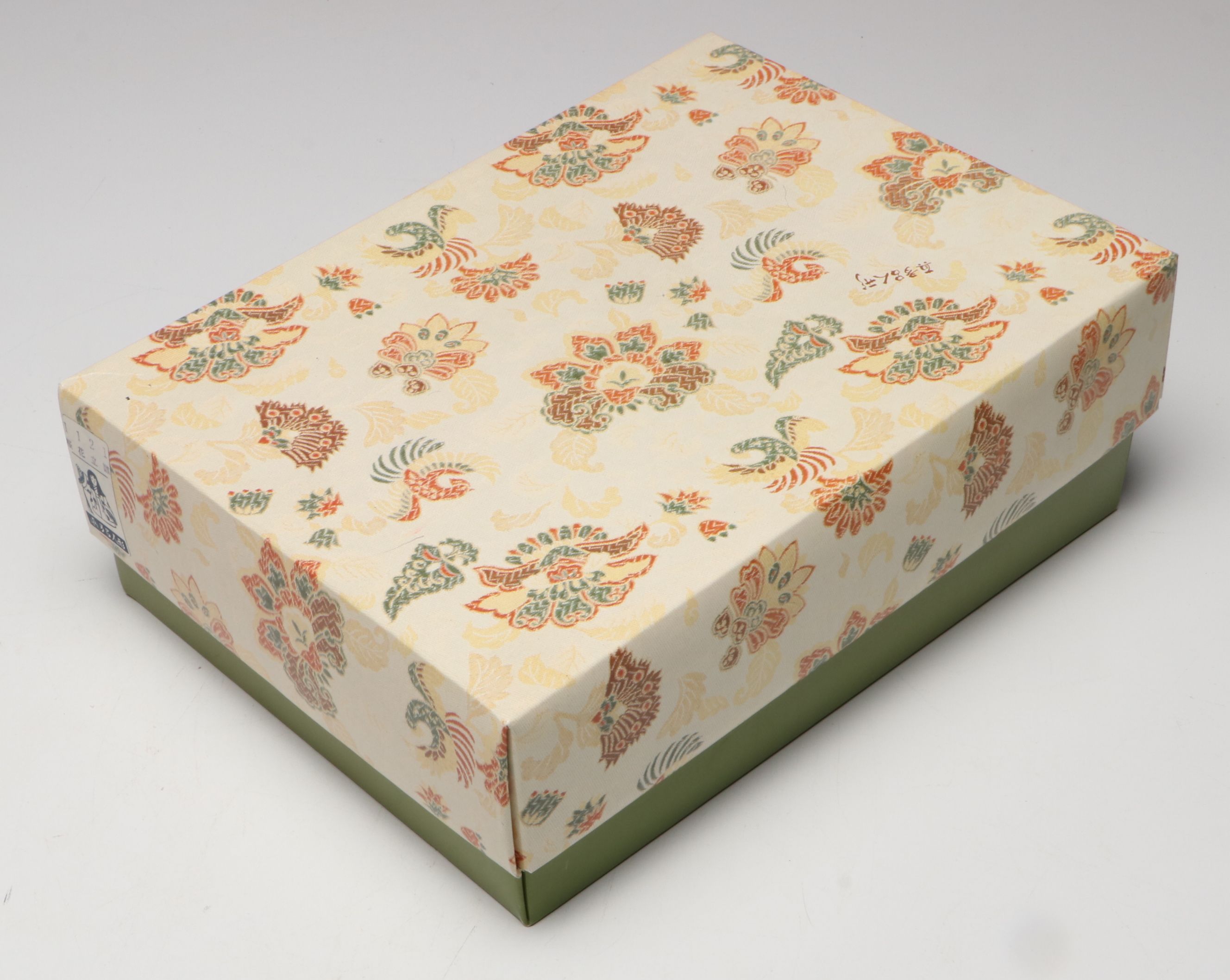 Mataro Dolls Heian-Dressed Kimekomi Figures with Storage Box