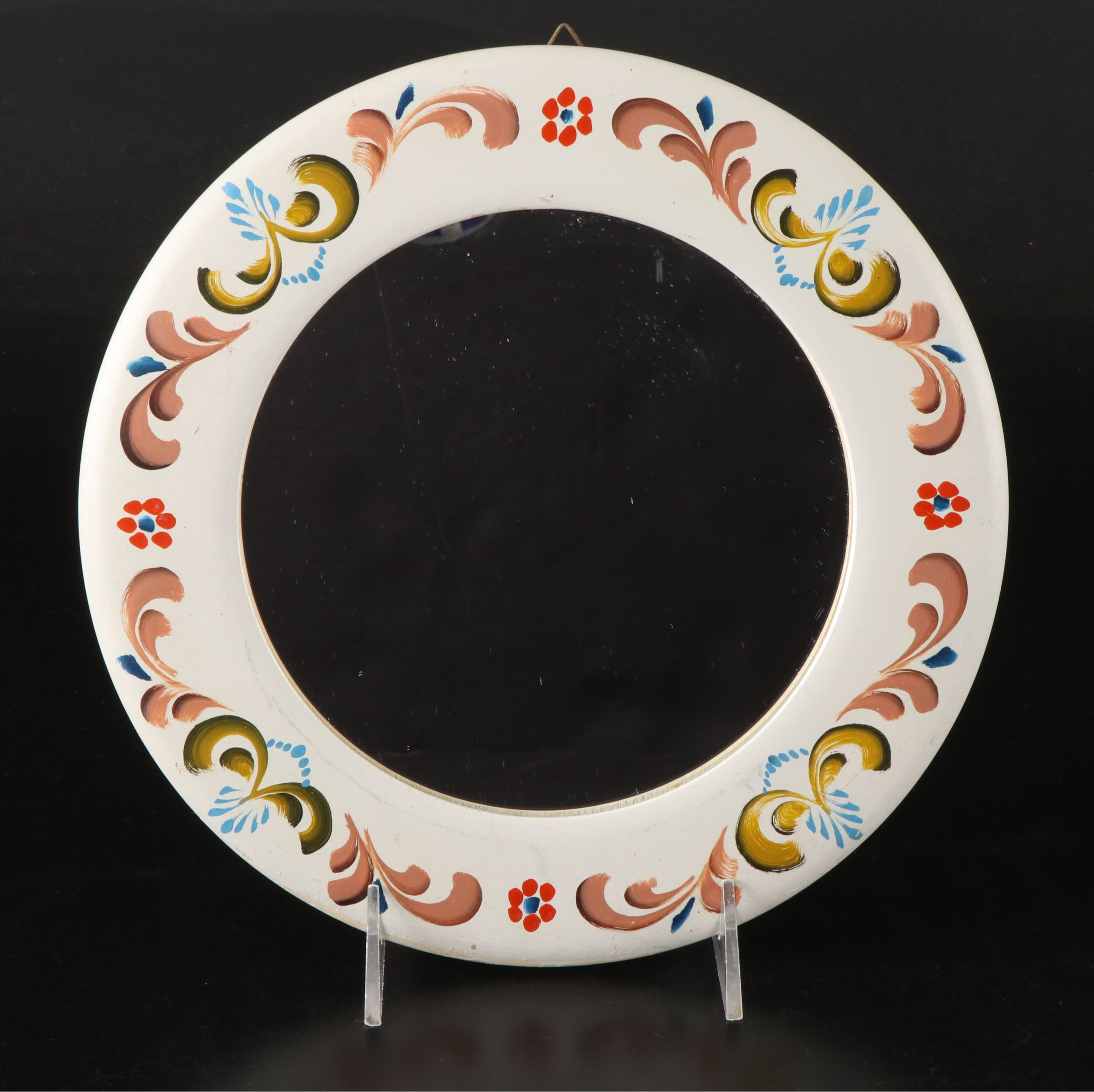 Konsthantverk HB Swedish Hand-Painted Candlesticks with Other Wooden Décor