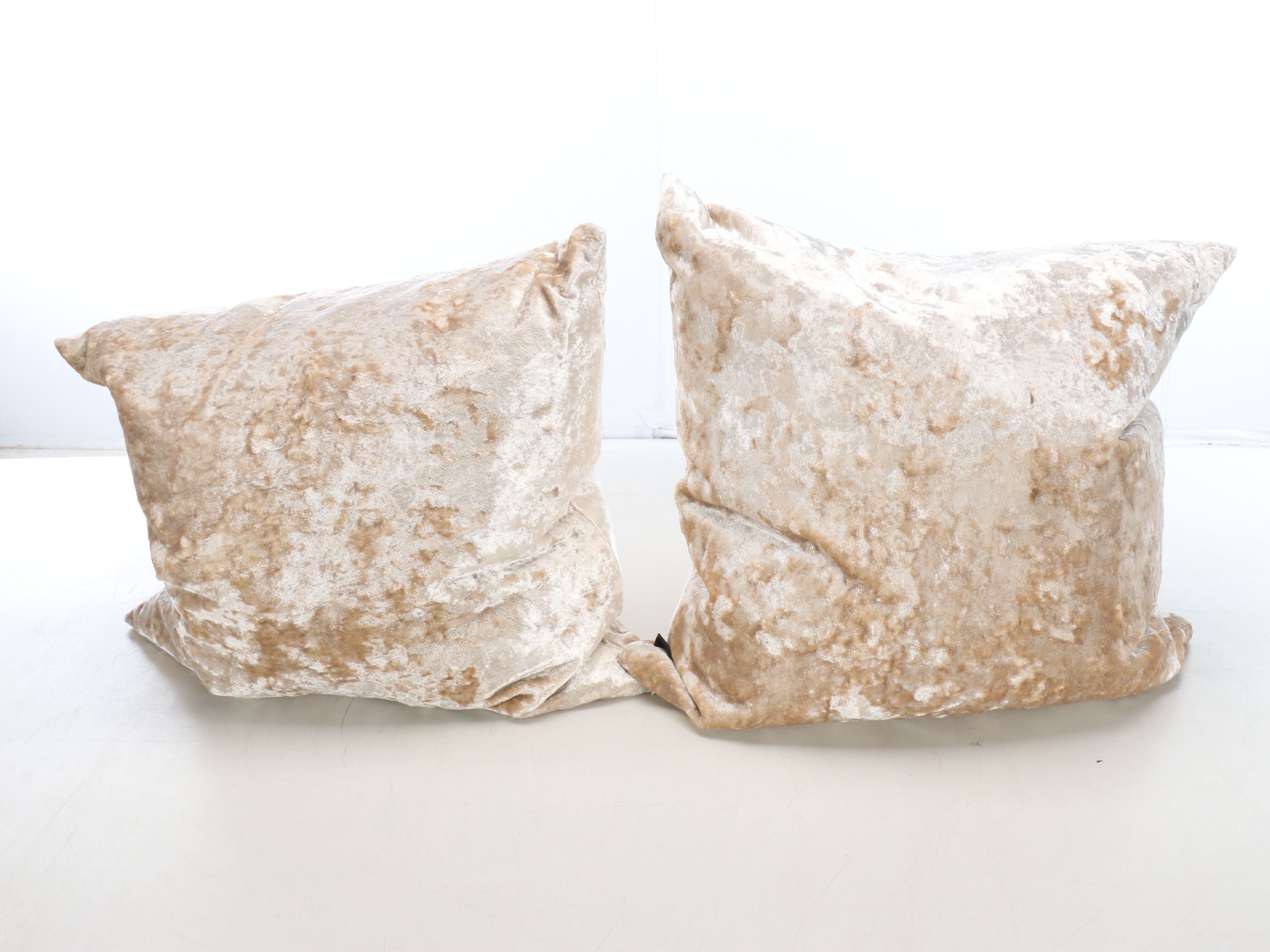 Kennebunk Home Acrylic Blanket with Safavieh Couture and Other Throw Pillows