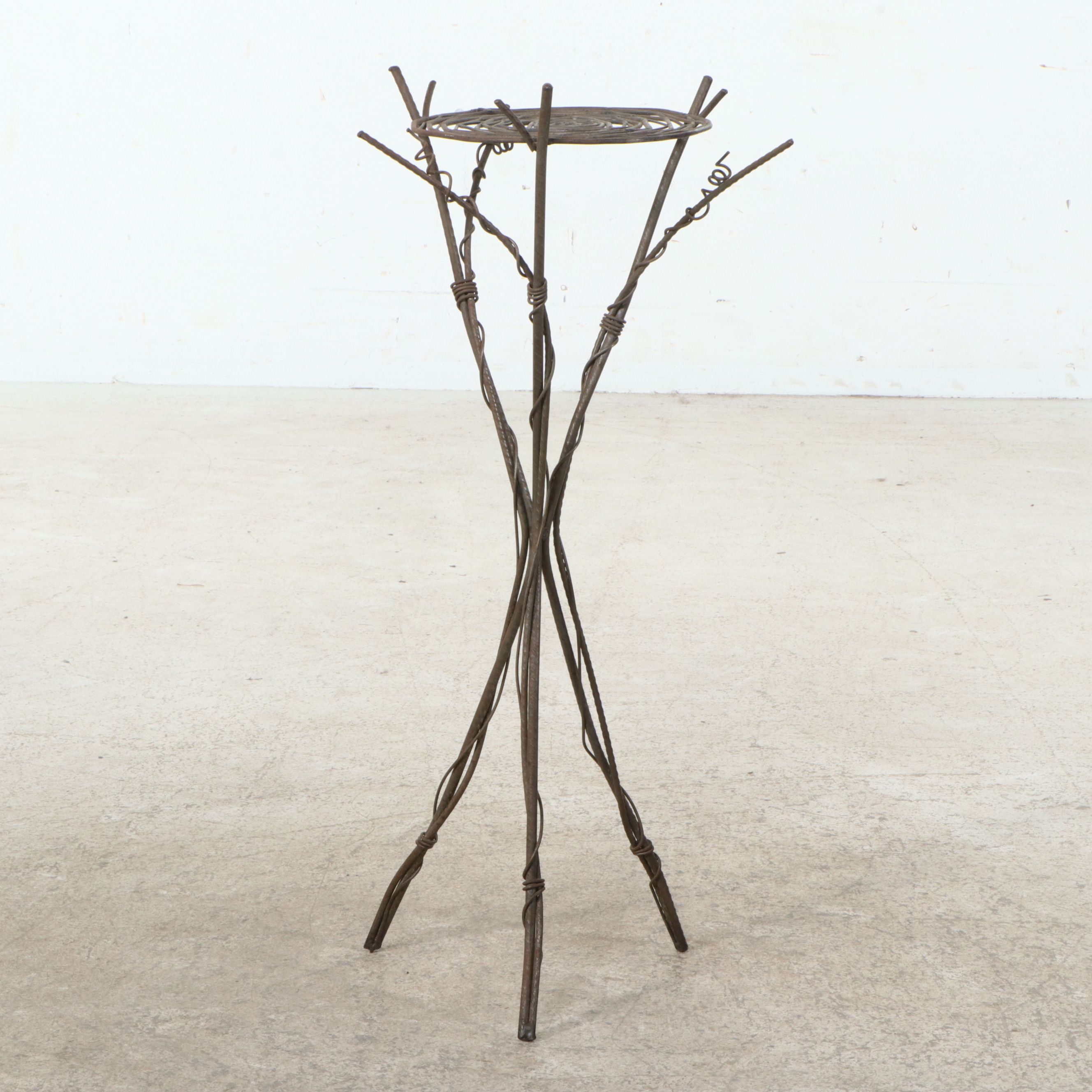 Brutalist Hand-Wrought Iron Rebar Pedestal