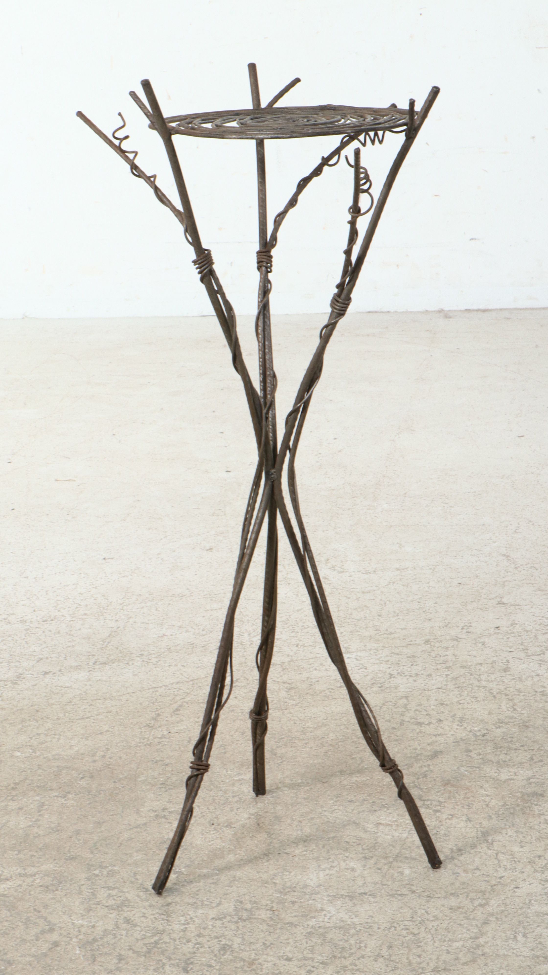 Brutalist Hand-Wrought Iron Rebar Pedestal