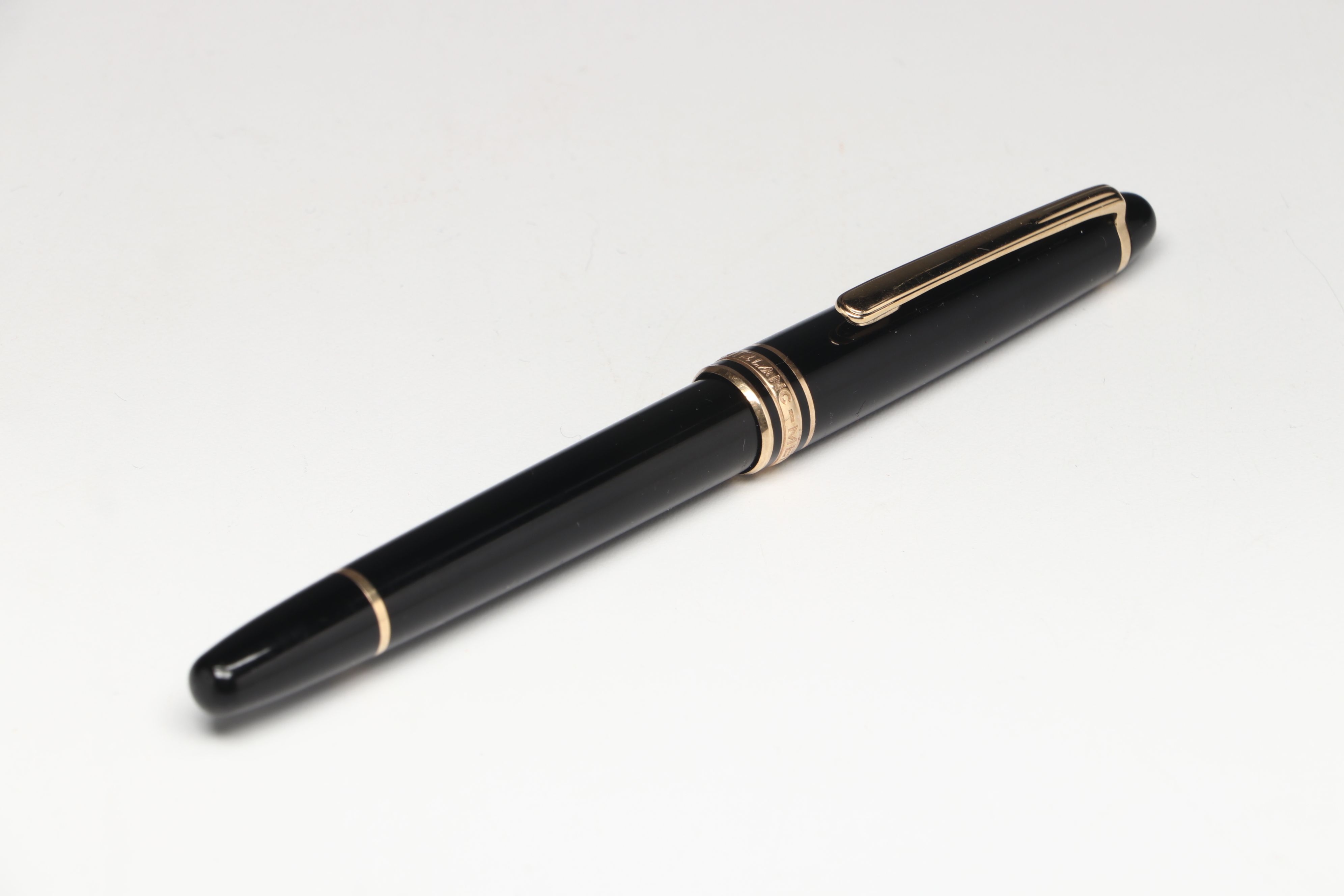 Montblanc "Meisterstück" Resin Fountain Pen