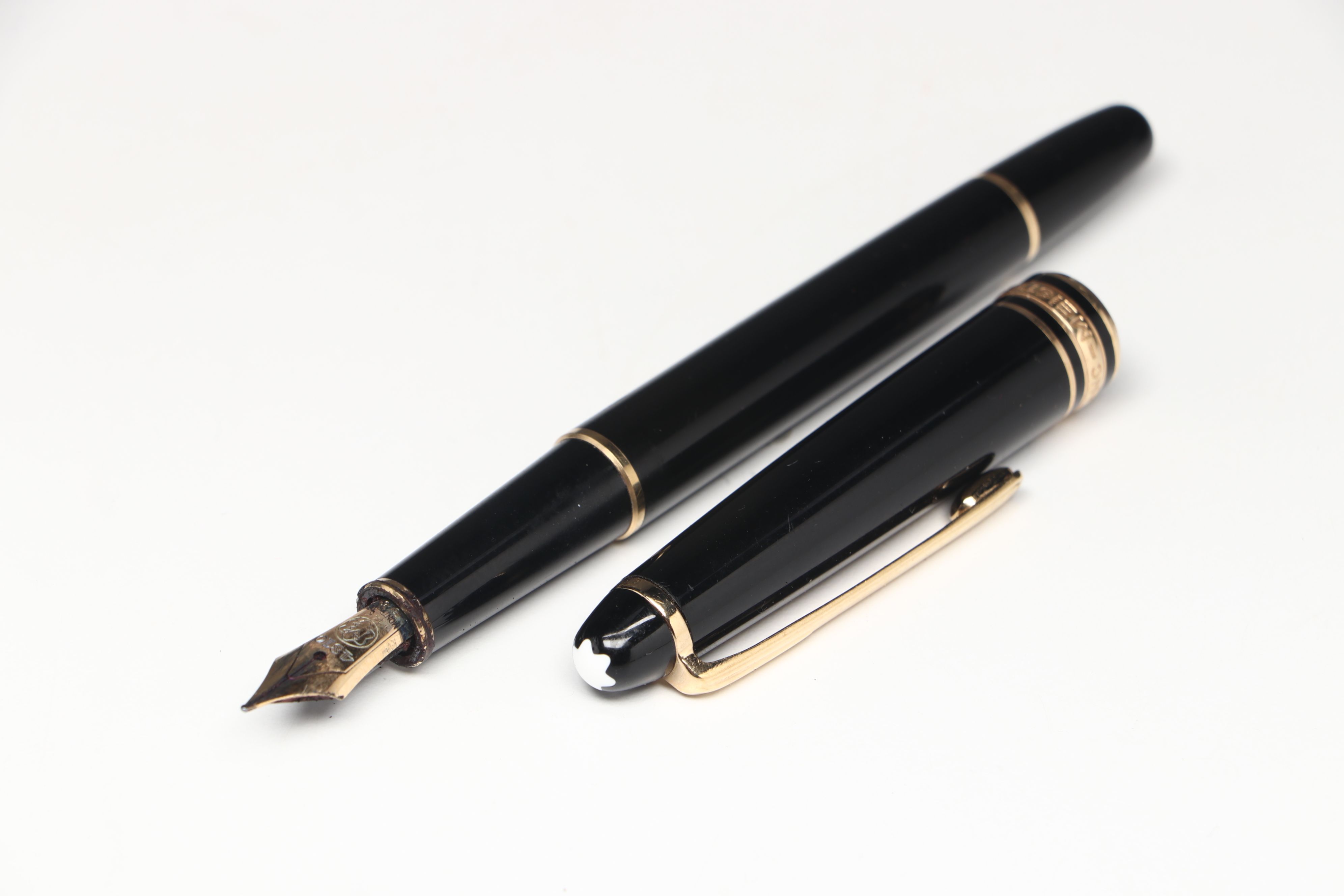 Montblanc "Meisterstück" Resin Fountain Pen