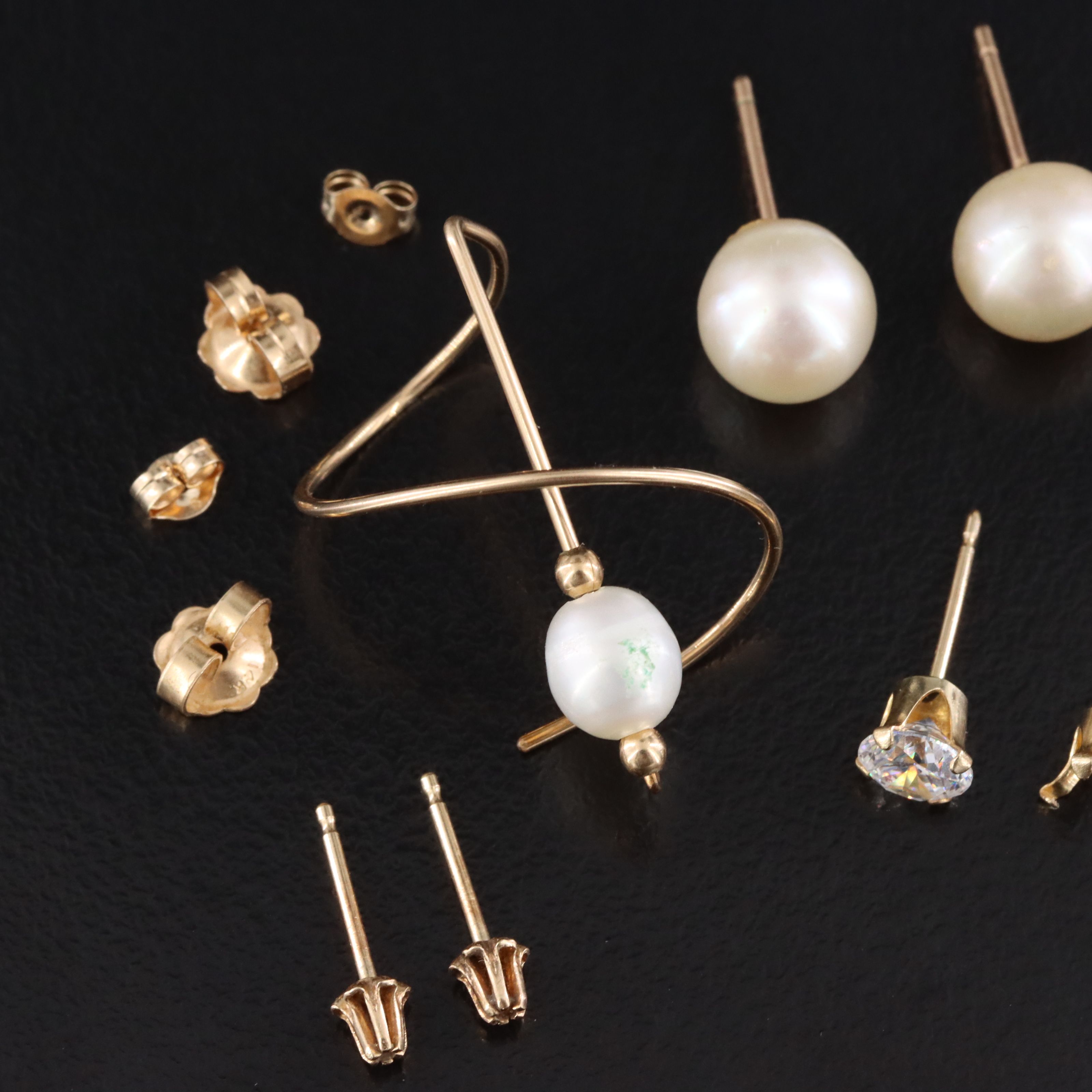 14K, 10K and Sterling Scrap Lot Featuring Garnet, Pearl, Sapphire