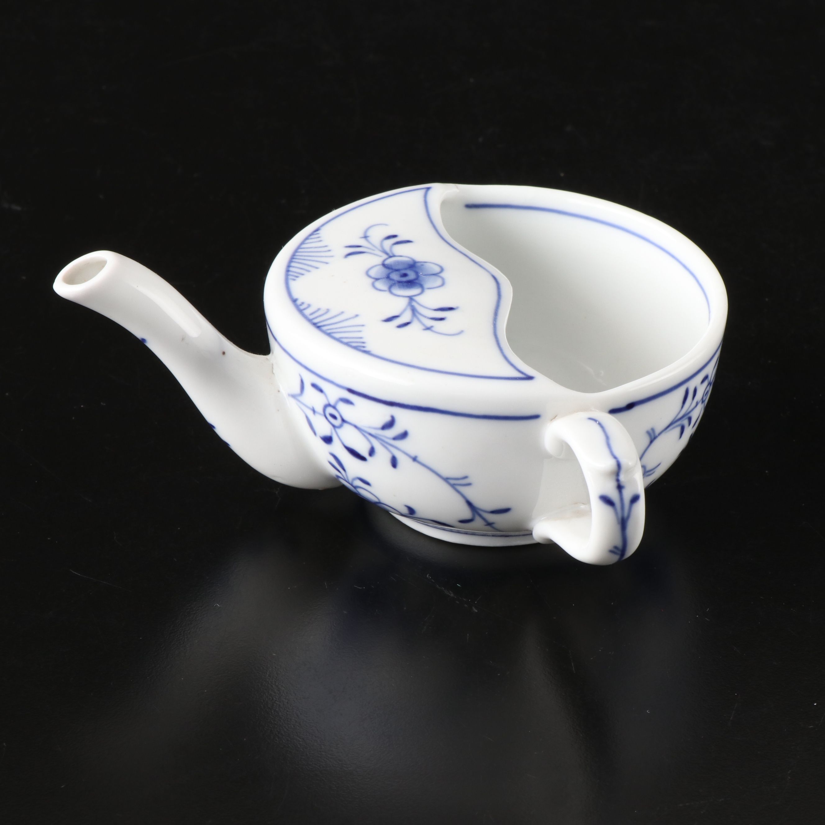 Royal Copenhagen "Blue Fluted Full Lace" Dinnerware with More Ceramic Serveware