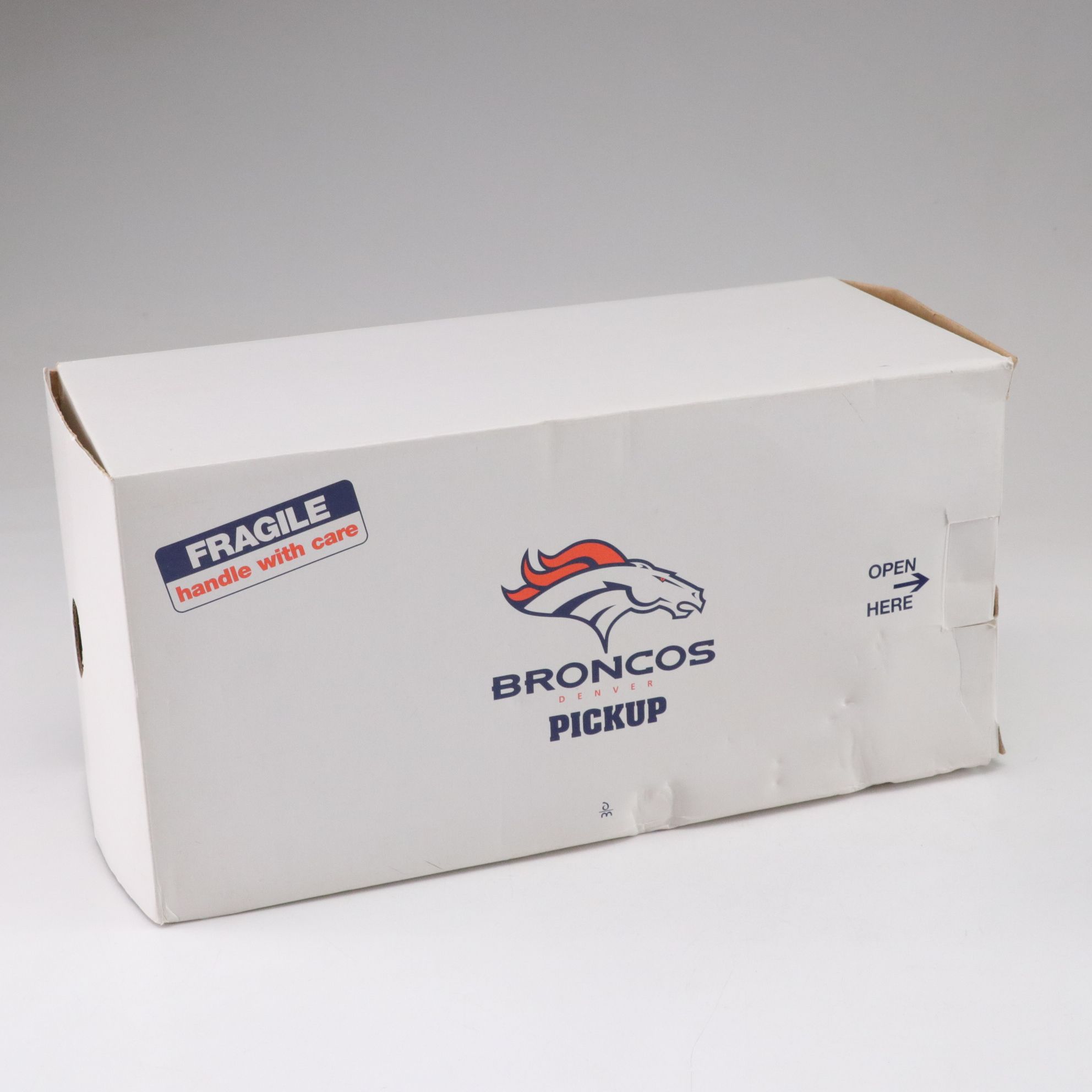 Danbury Mint Die Cast 1/27 "Broncos" 1972 Chevrolet Pickup with Ford F-350
