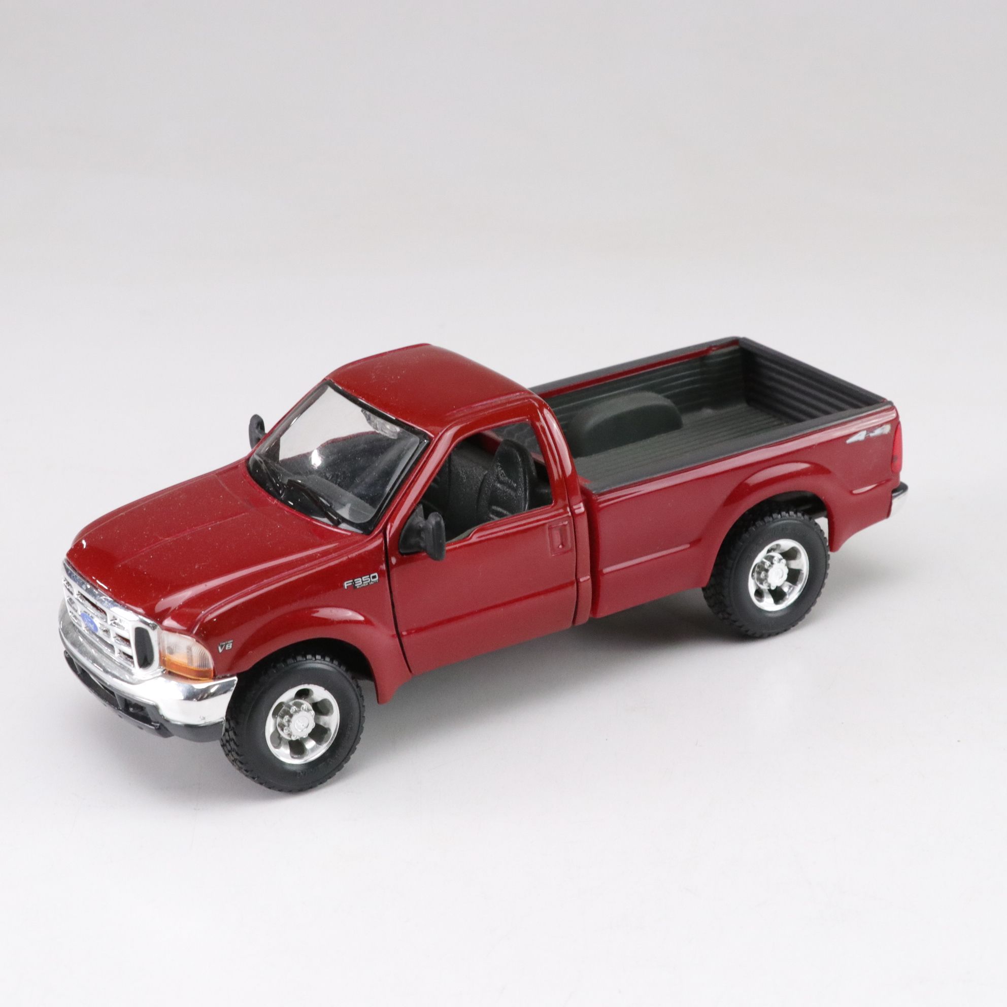 Danbury Mint Die Cast 1/27 "Broncos" 1972 Chevrolet Pickup with Ford F-350