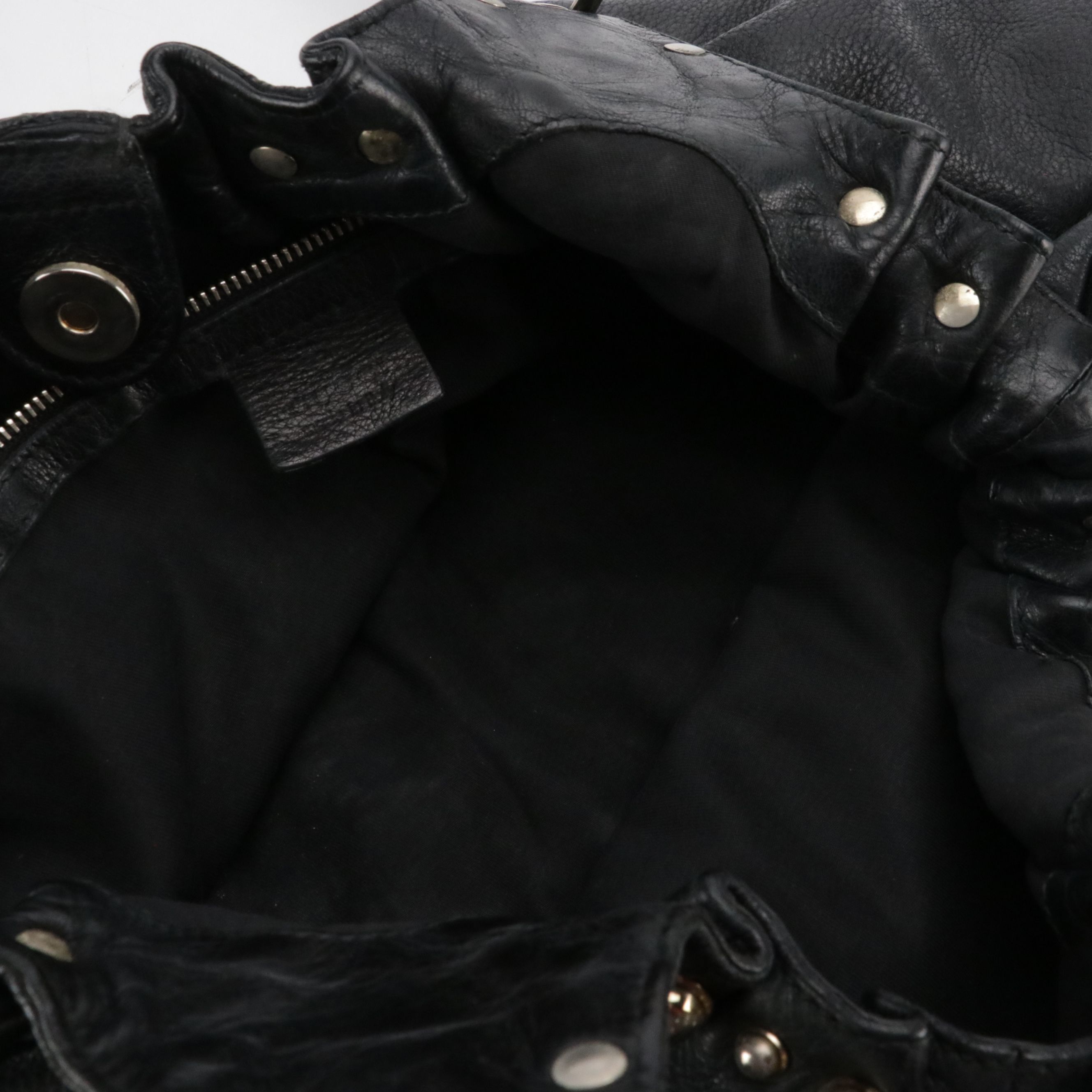 Gucci Studded Pelham Hobo Bag in Black Grained Calfskin Leather