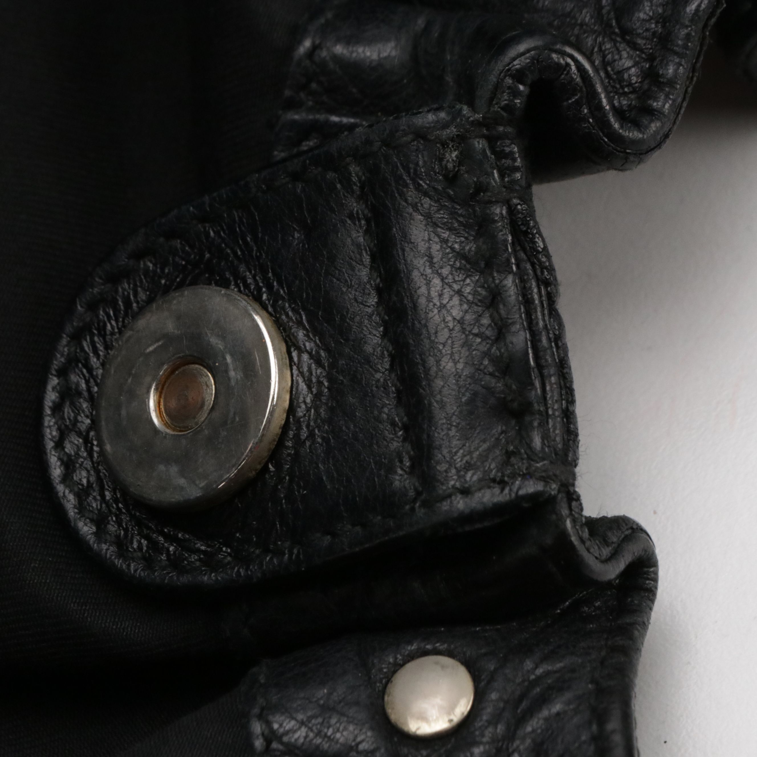 Gucci Studded Pelham Hobo Bag in Black Grained Calfskin Leather