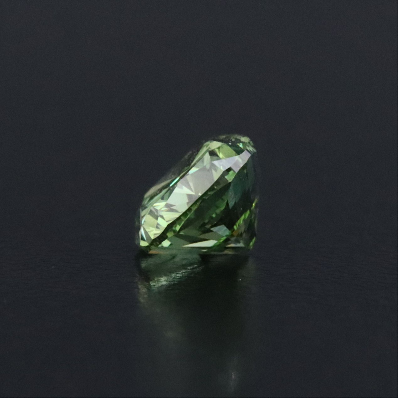 Loose 1.67 CT Lab Grown Fancy Vivid Green Diamond with IGI Report